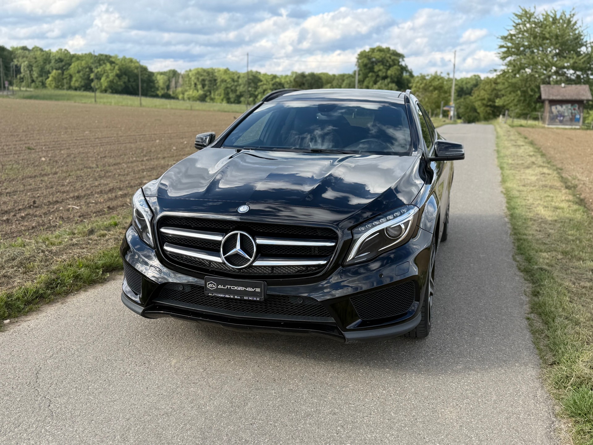 MERCEDES-BENZ GLA 200 AMG Line 7G-DCT-image-5