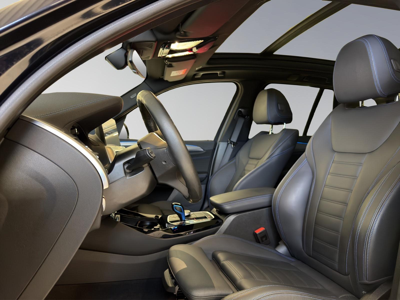 BMW iX3-image-11