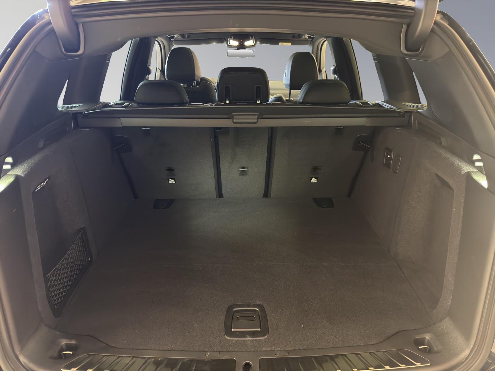 BMW iX3-image-18