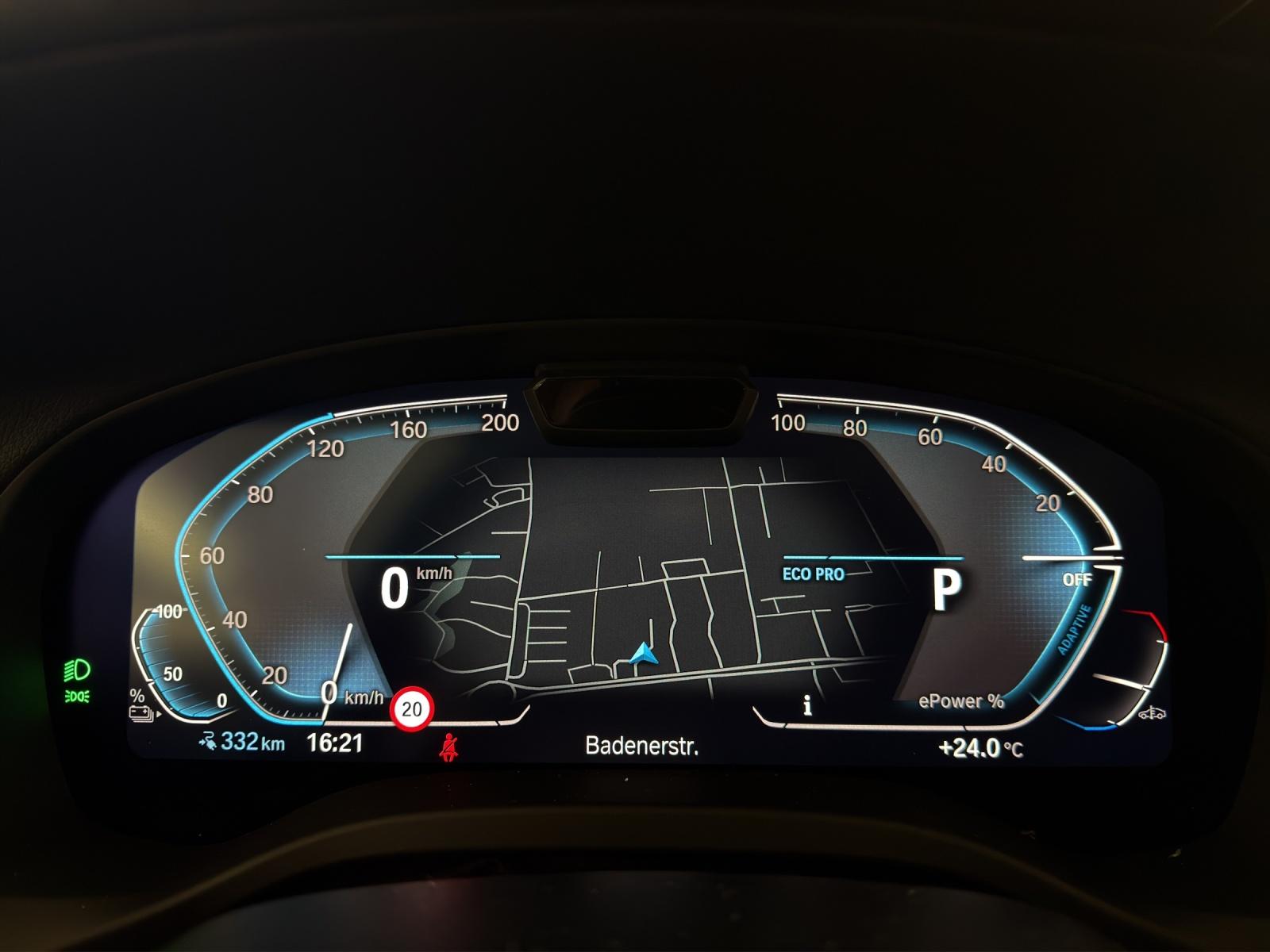 BMW iX3-image-15