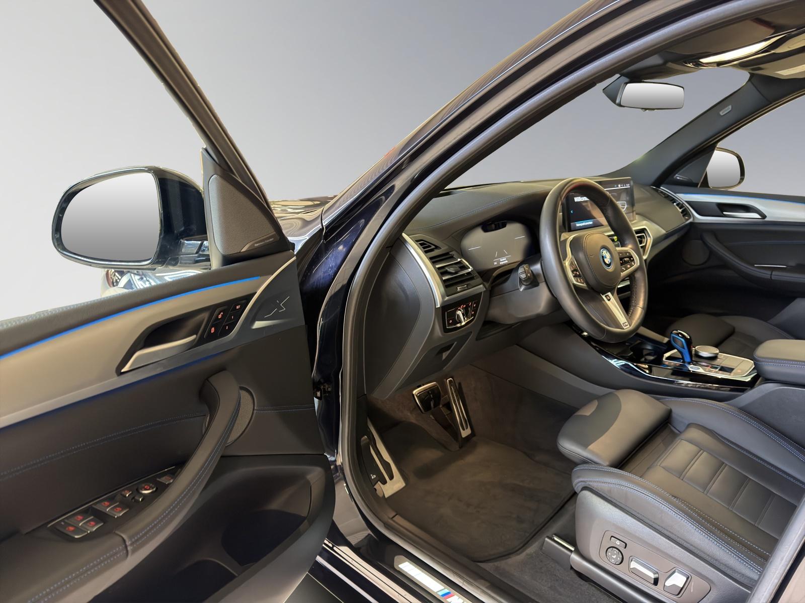 BMW iX3-image-10