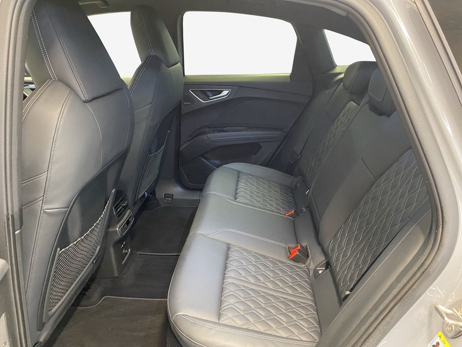 AUDI Q4 Sportback e-tron 50 quattro-image-11