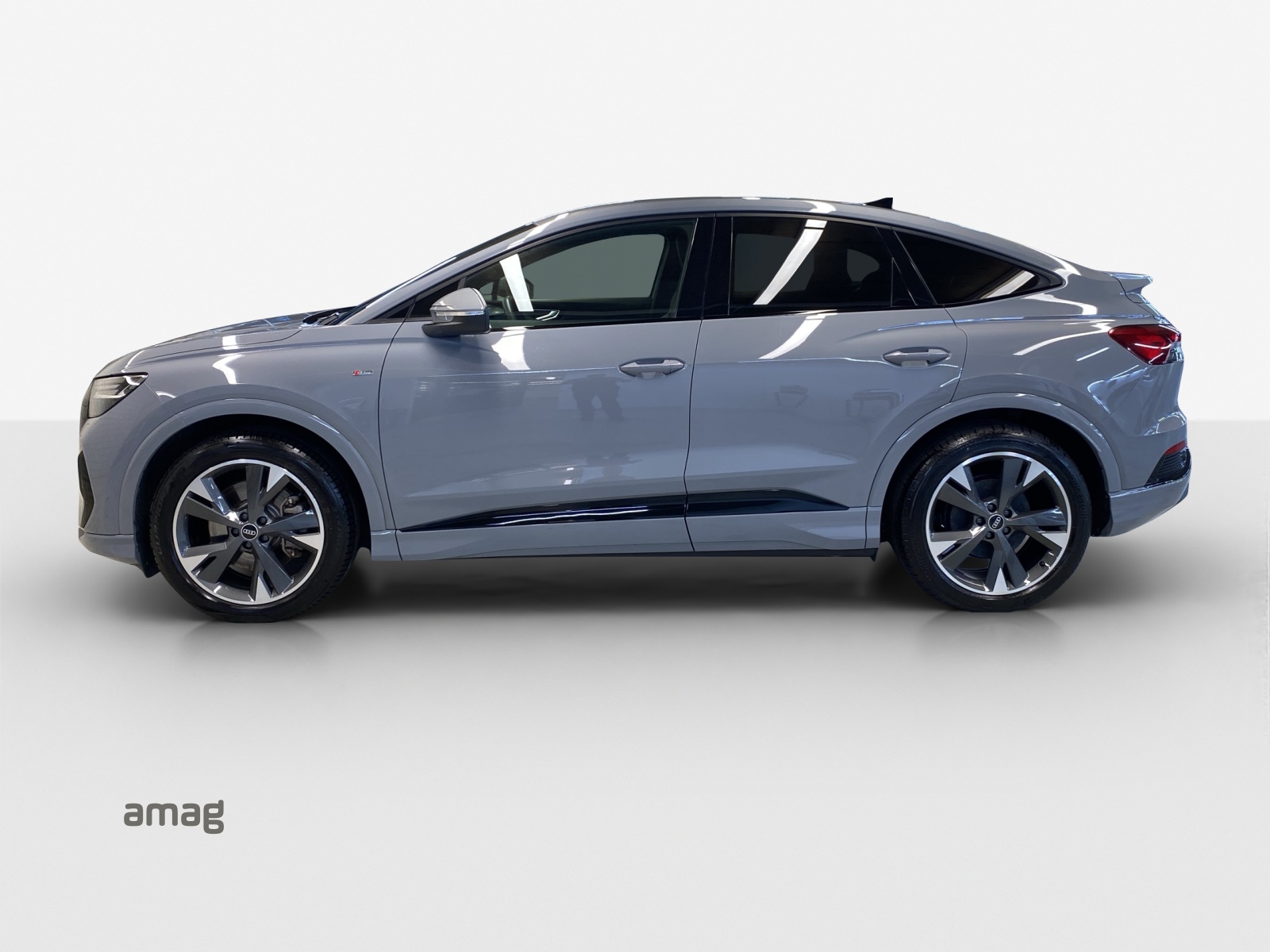 AUDI Q4 Sportback e-tron 50 quattro-showroom-element-1