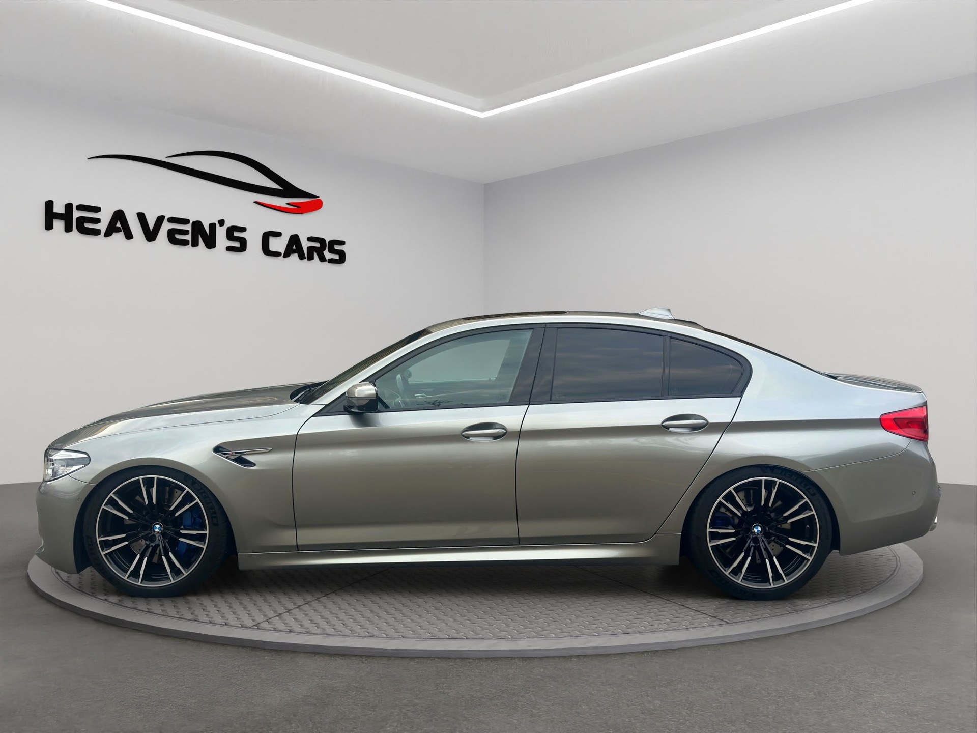 BMW M5 xDrive Drivelogic-showroom-element-3