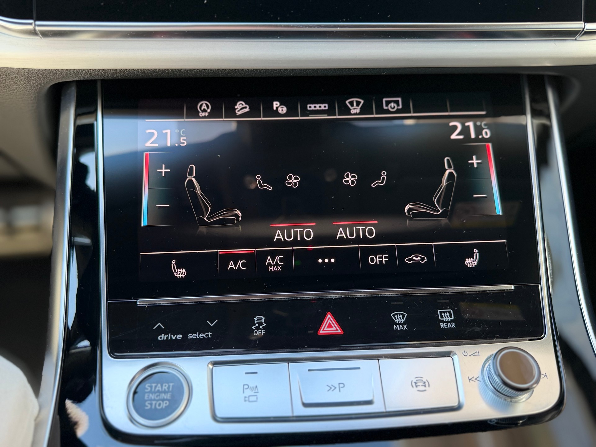 AUDI Q7 50 TDI quattro S Line tiptronic-image-28