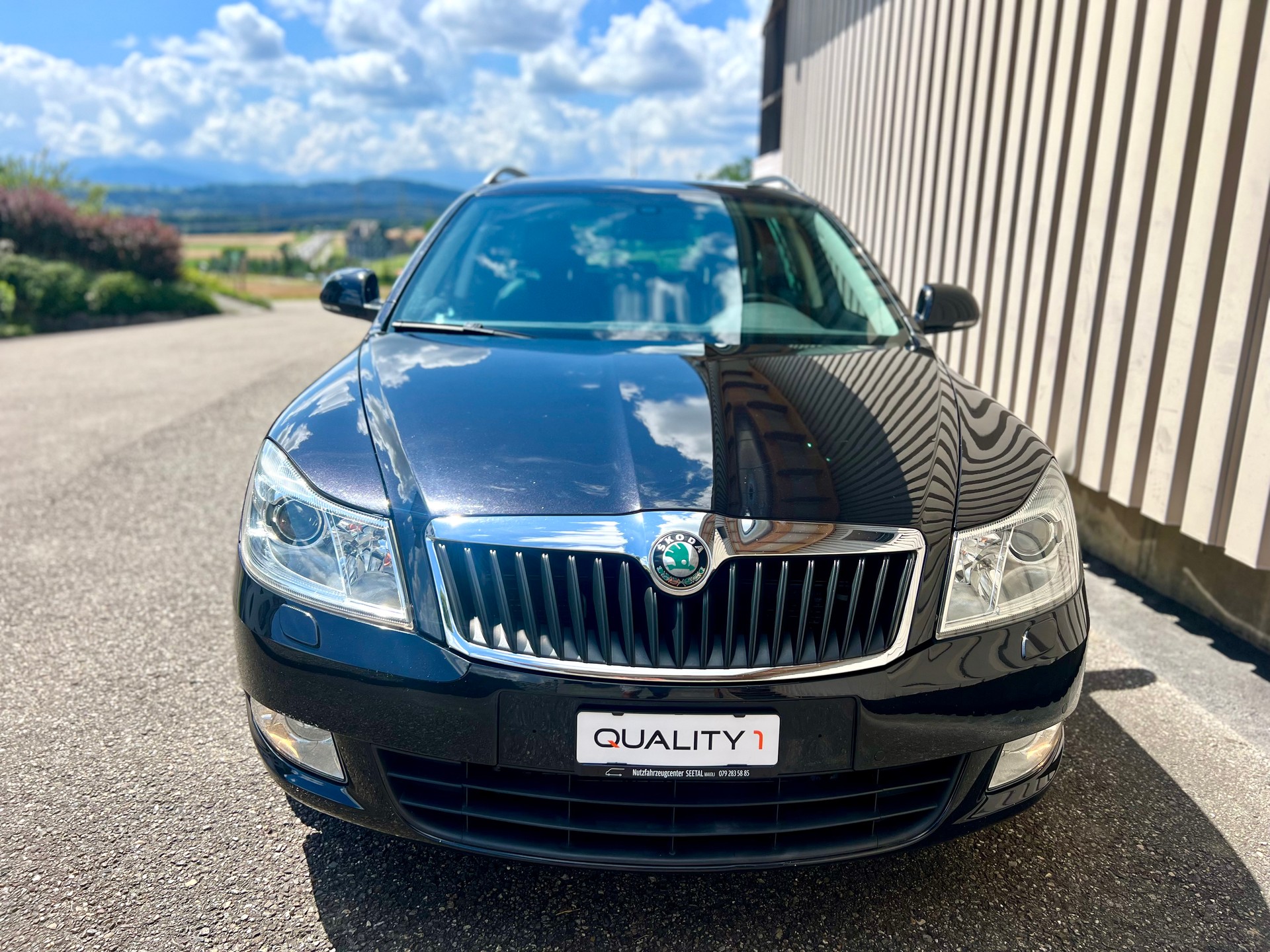 SKODA Octavia Combi 2.0 TDI Laurin & Klement 4x4 DSG by Nutzfahrzeugcenter Seetal-image-5