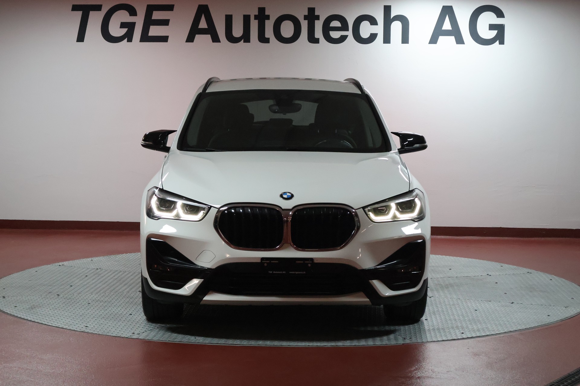 BMW X1 xDrive 20d Sport Line Steptronic-showroom-element-1