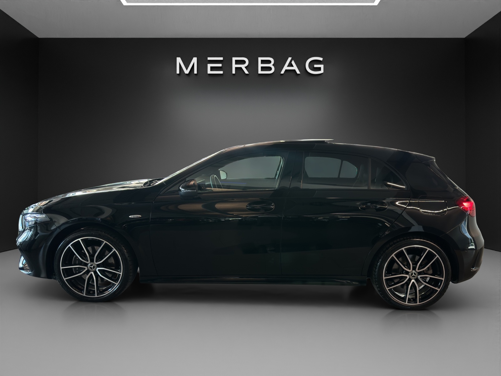 MERCEDES-BENZ A 250 e EQ Star 8G-DCT-image-2