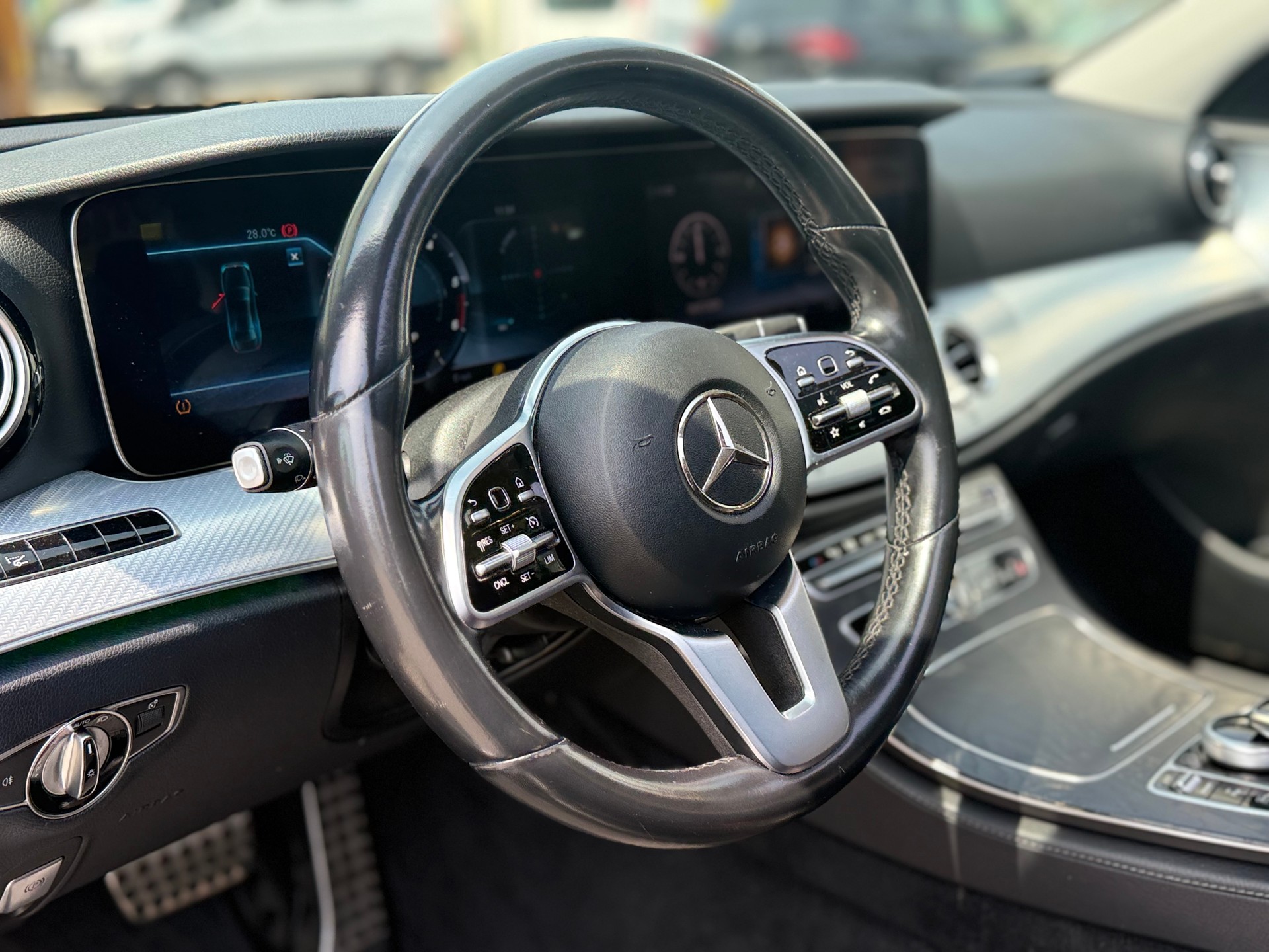 MERCEDES-BENZ E 220 d 9G-Tronic-image-10