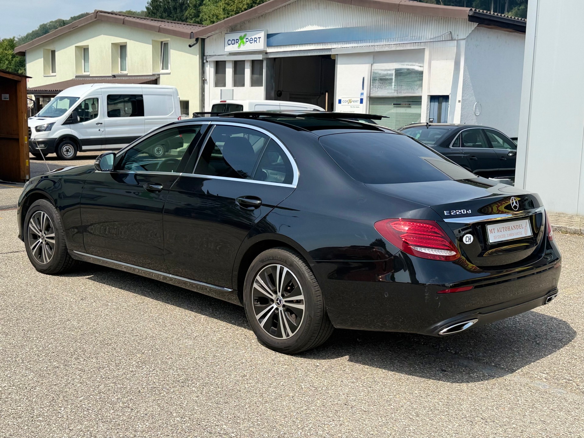MERCEDES-BENZ E 220 d 9G-Tronic-image-6