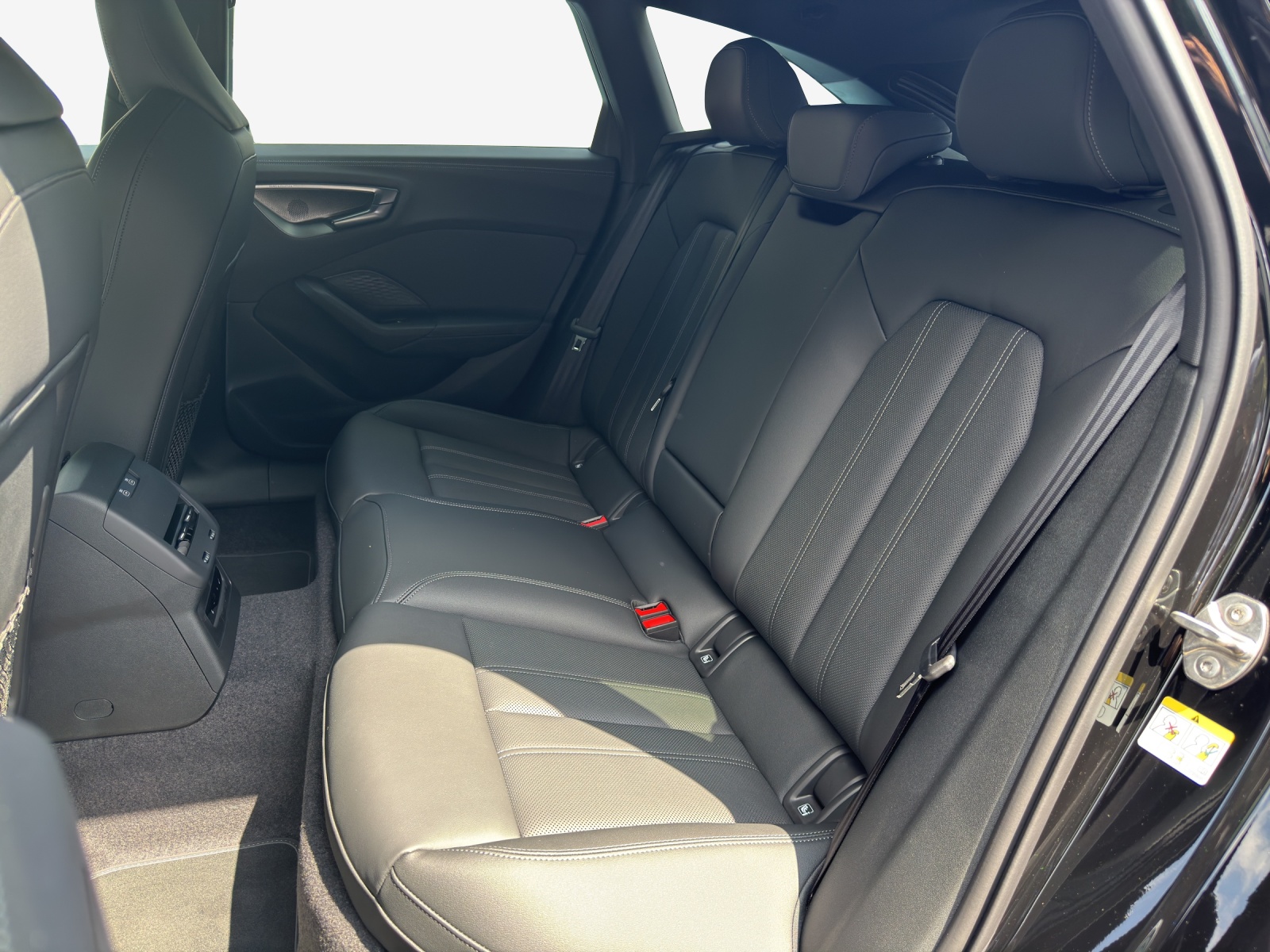 AUDI A5 Avant e-hybrid quattro 270 kW S tronic-image-11