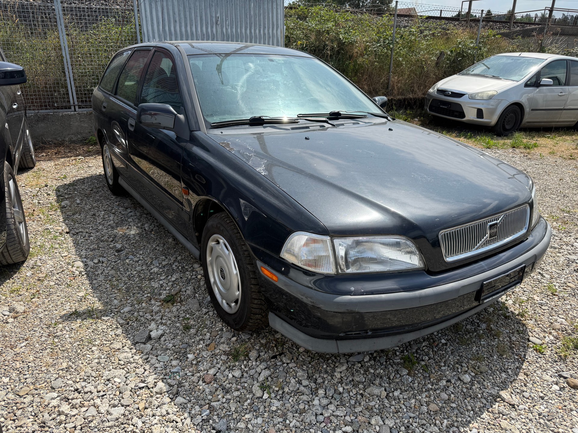 VOLVO V40 2.0-image-1