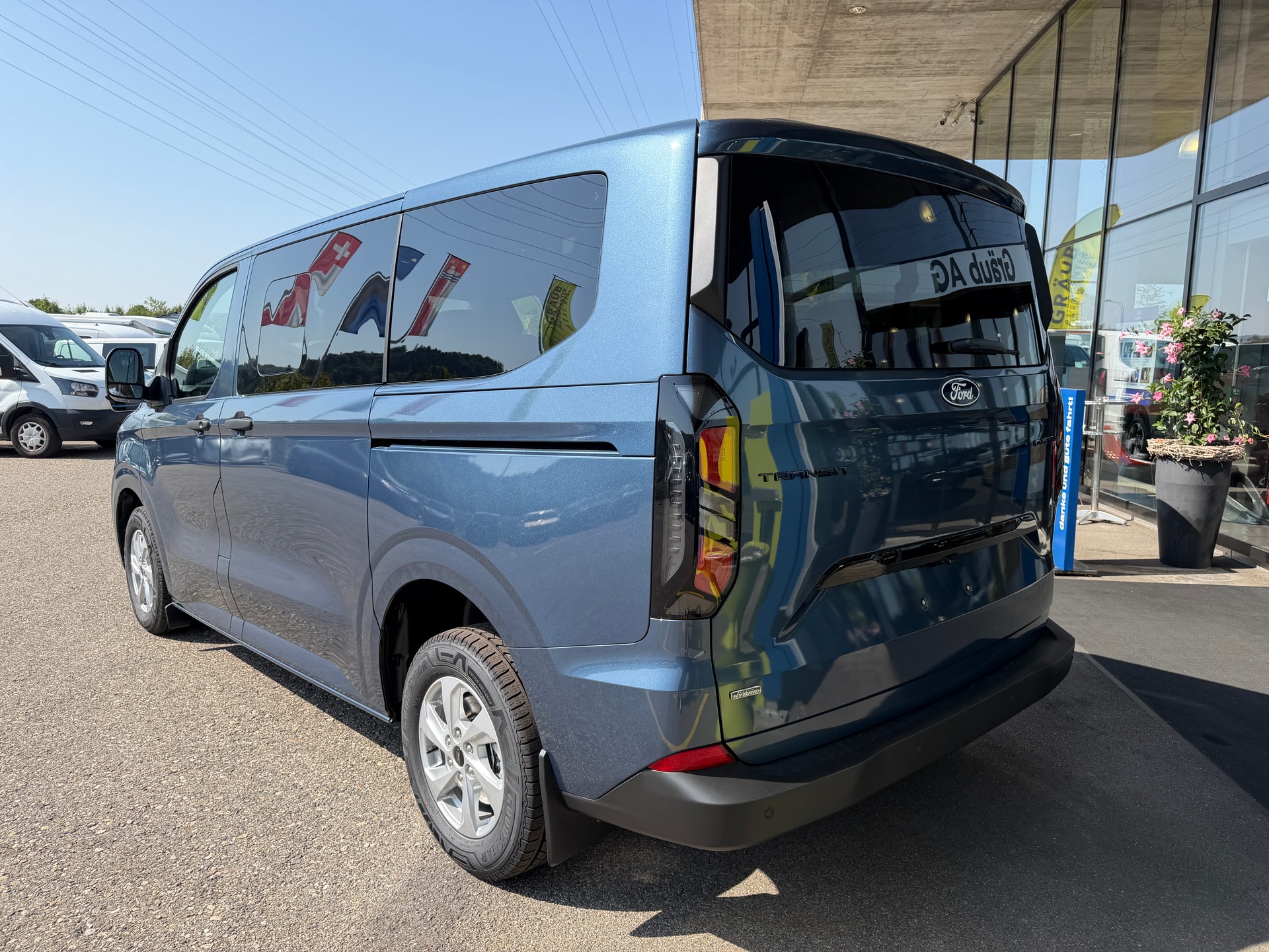 FORD Transit Custom Combi PHEV 320 L1H1 Trend Automat-image-4