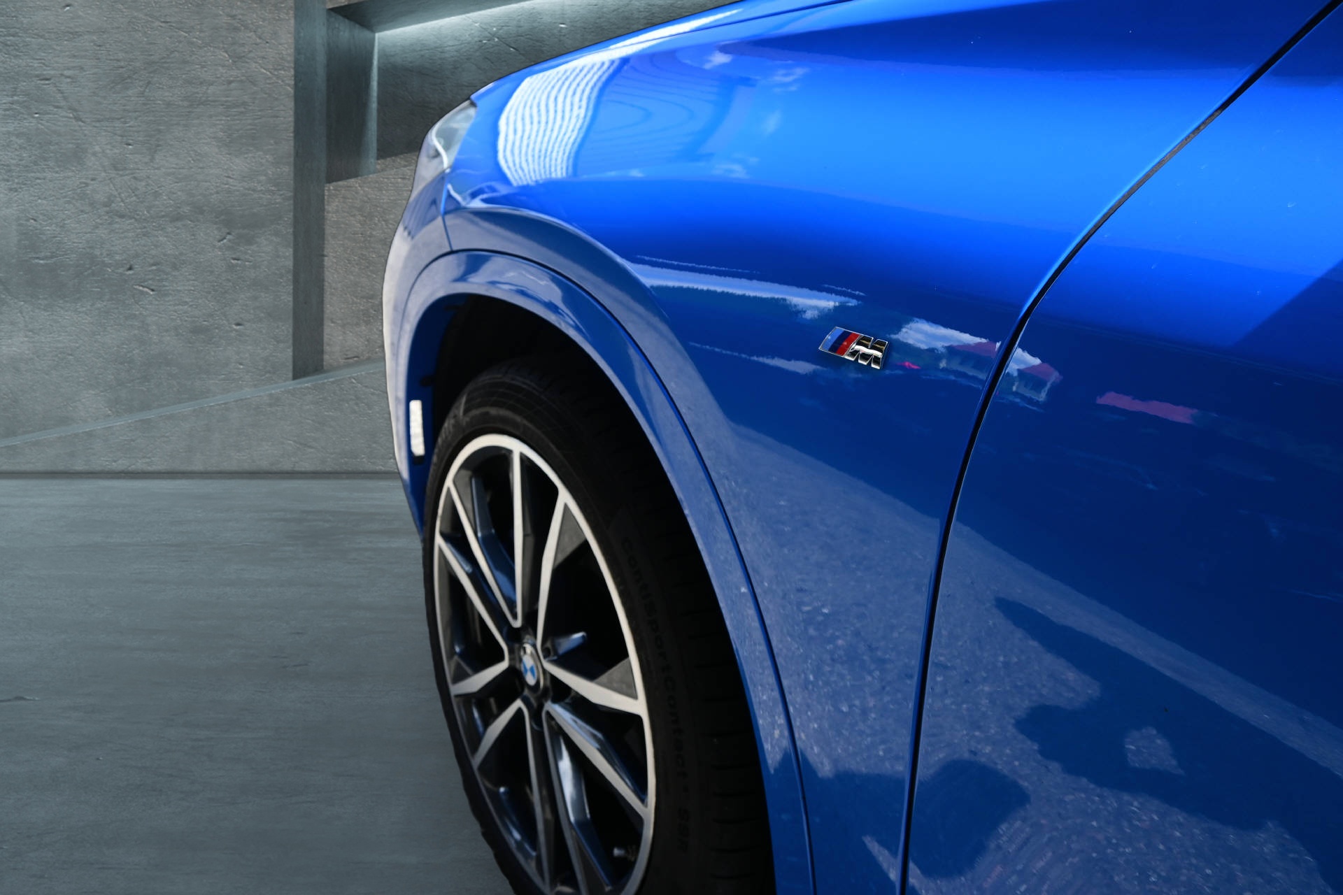 BMW X2 25d xDrive *M-Sport*Pano*Misano Blau*-image-4