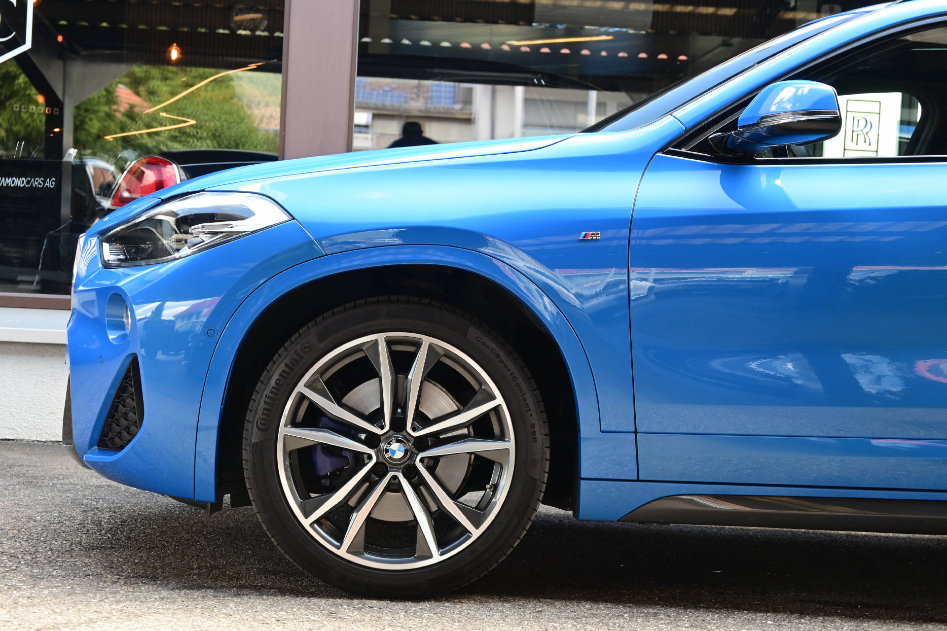BMW X2 25d xDrive *M-Sport*Pano*Misano Blau*-showroom-element-3