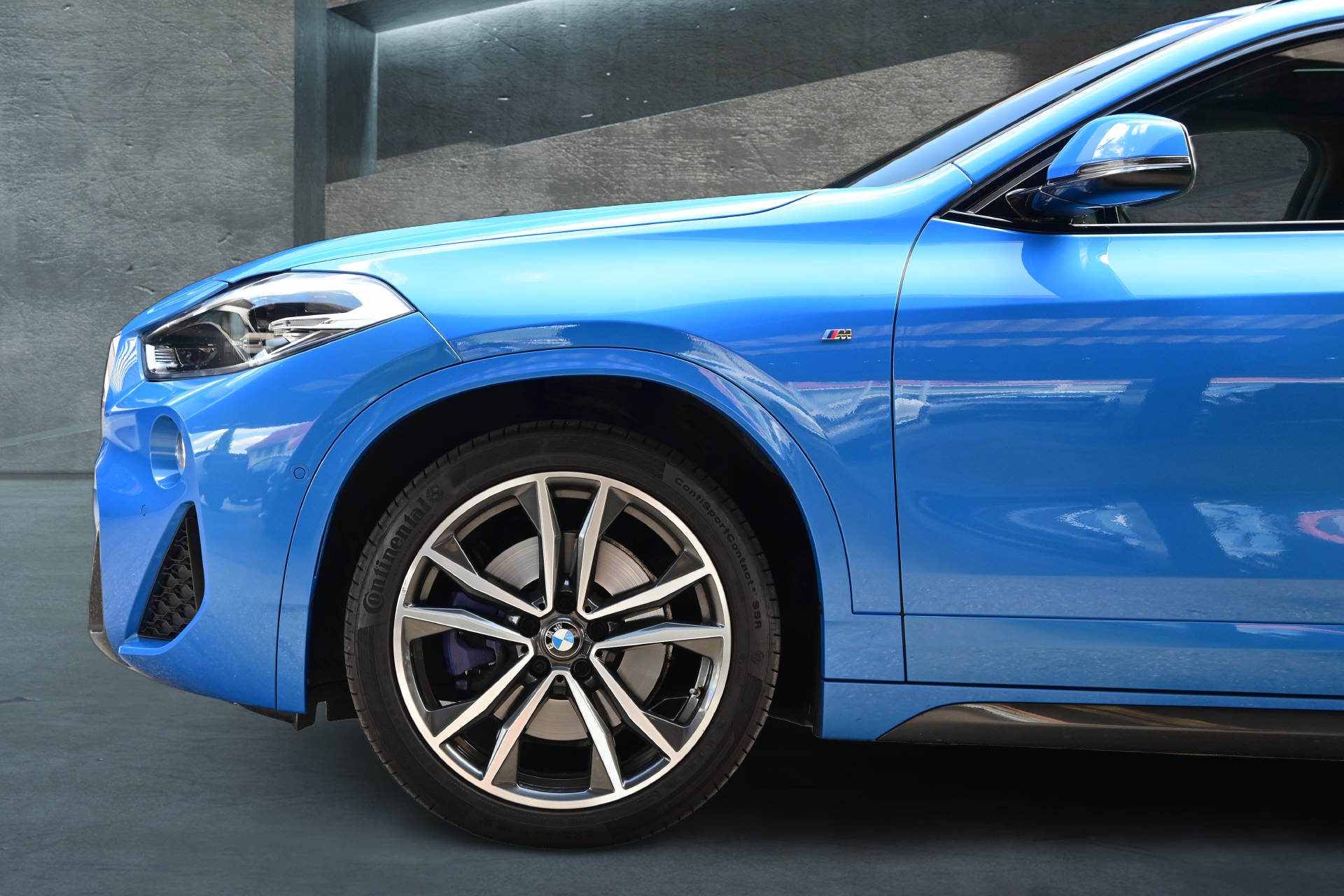 BMW X2 25d xDrive *M-Sport*Pano*Misano Blau*-showroom-element-3