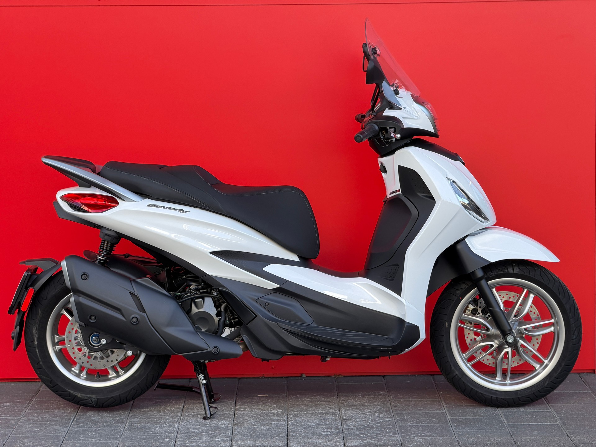 PIAGGIO Beverly 400 E5+-image-1