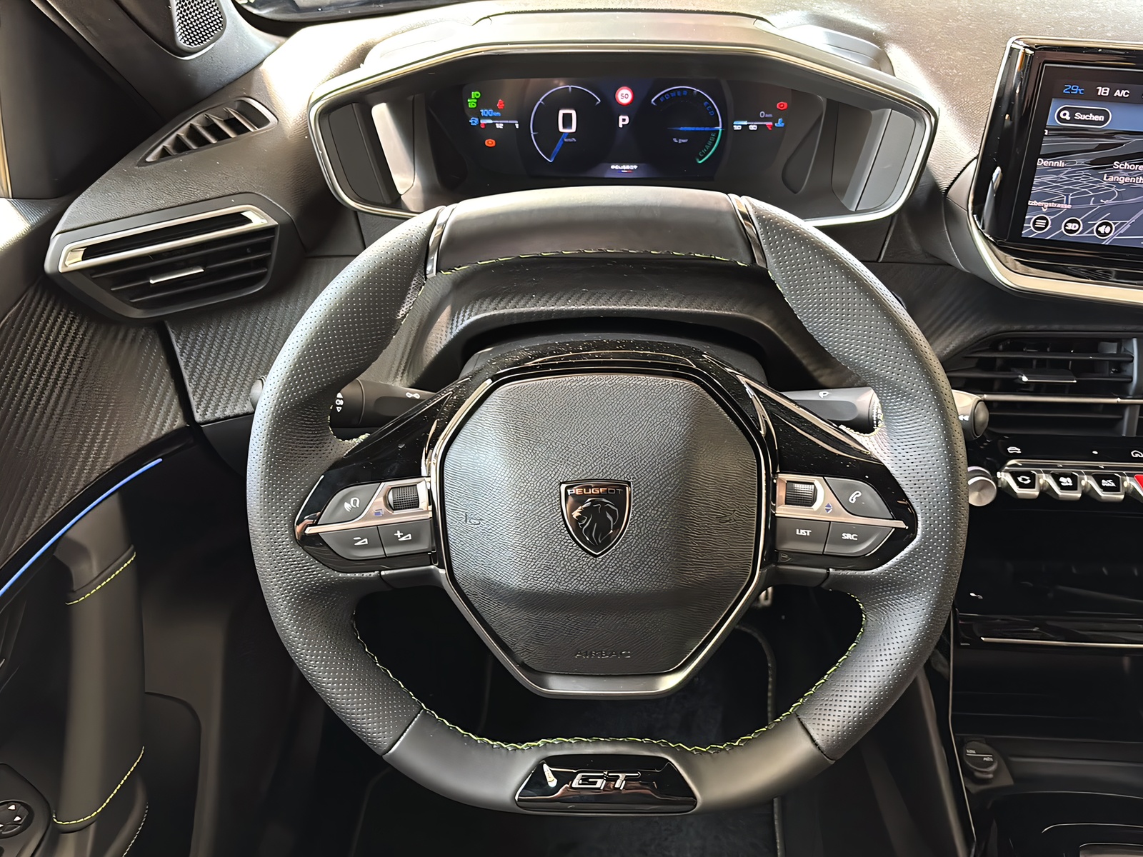 PEUGEOT 2008 1.2 Hybrid 145 GT Exclusive-showroom-element-3