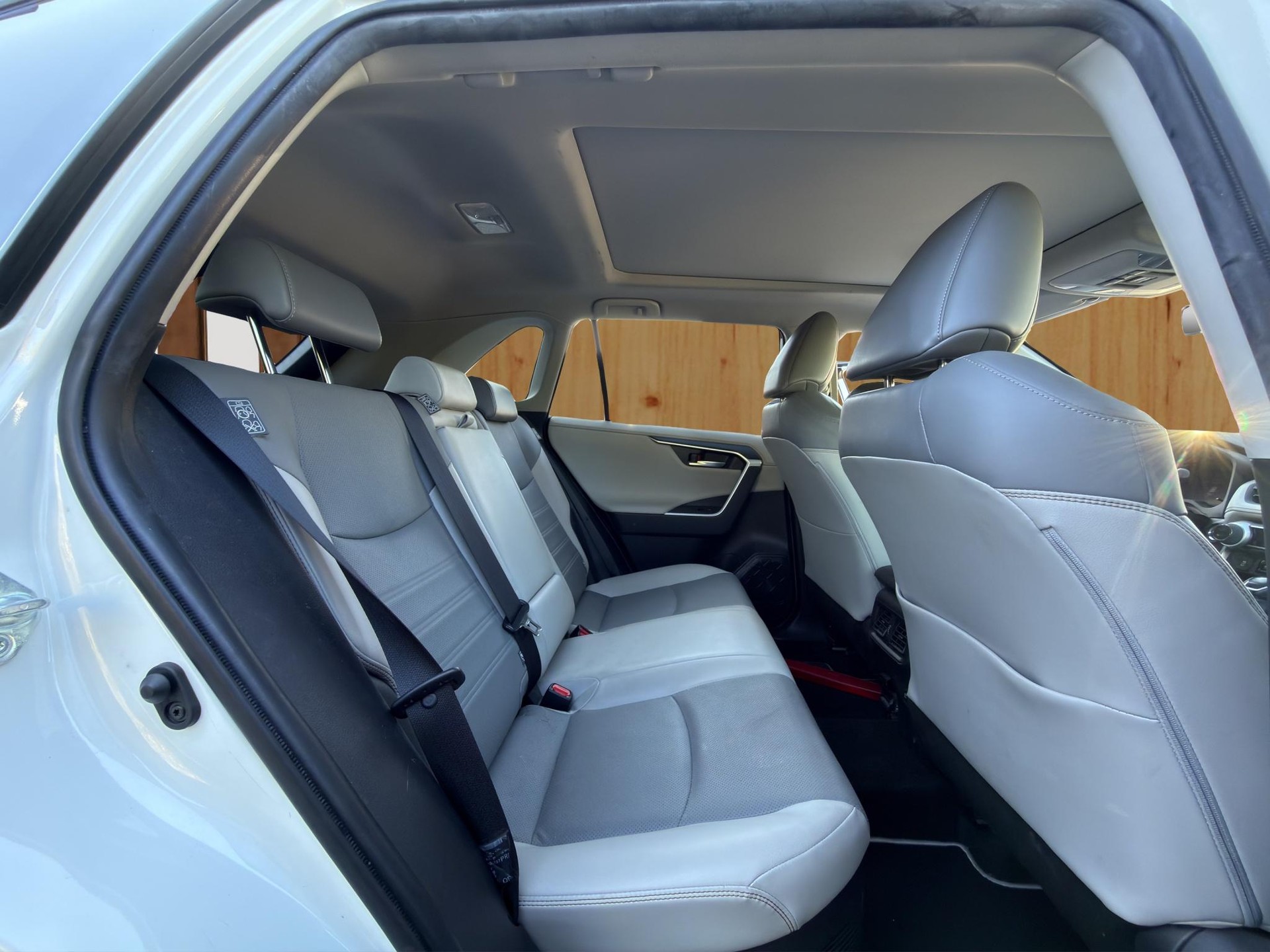 TOYOTA RAV4 2.5 HEV Premium-image-10