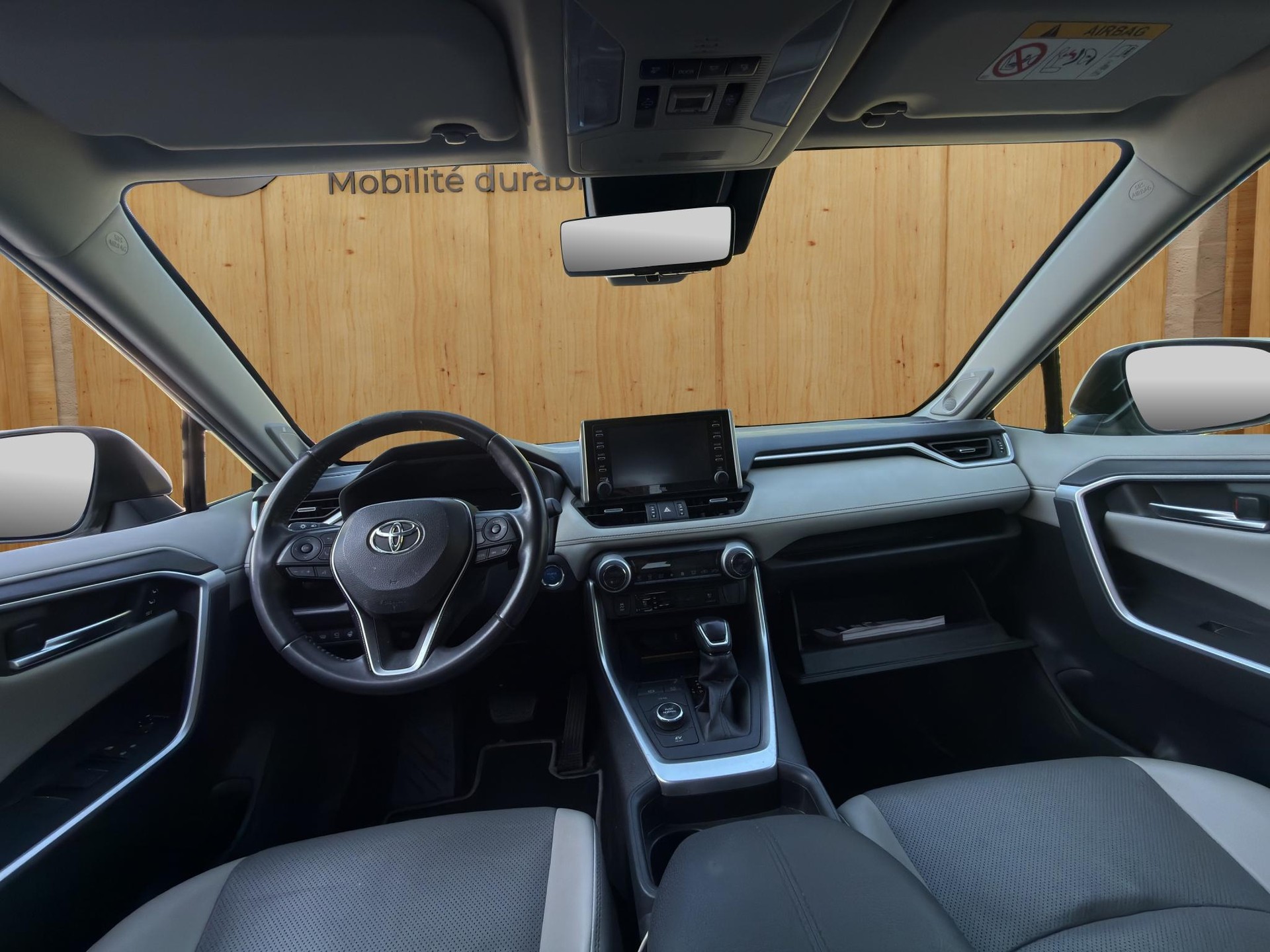 TOYOTA RAV4 2.5 HEV Premium-image-13