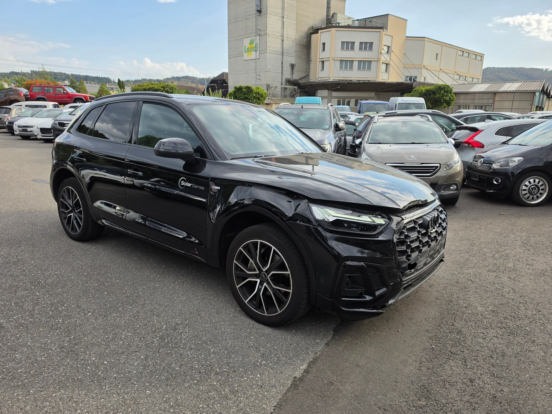 AUDI Q5 40 TDI Black Edition quattro S-tronic-image-6