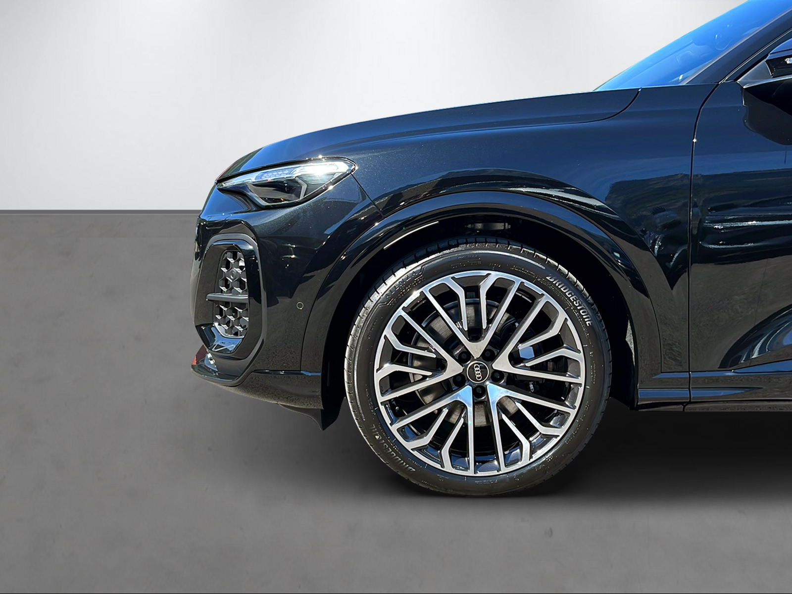 AUDI SQ5 SUV 3.0 V6 TFSI quattro S-Tronic-image-4