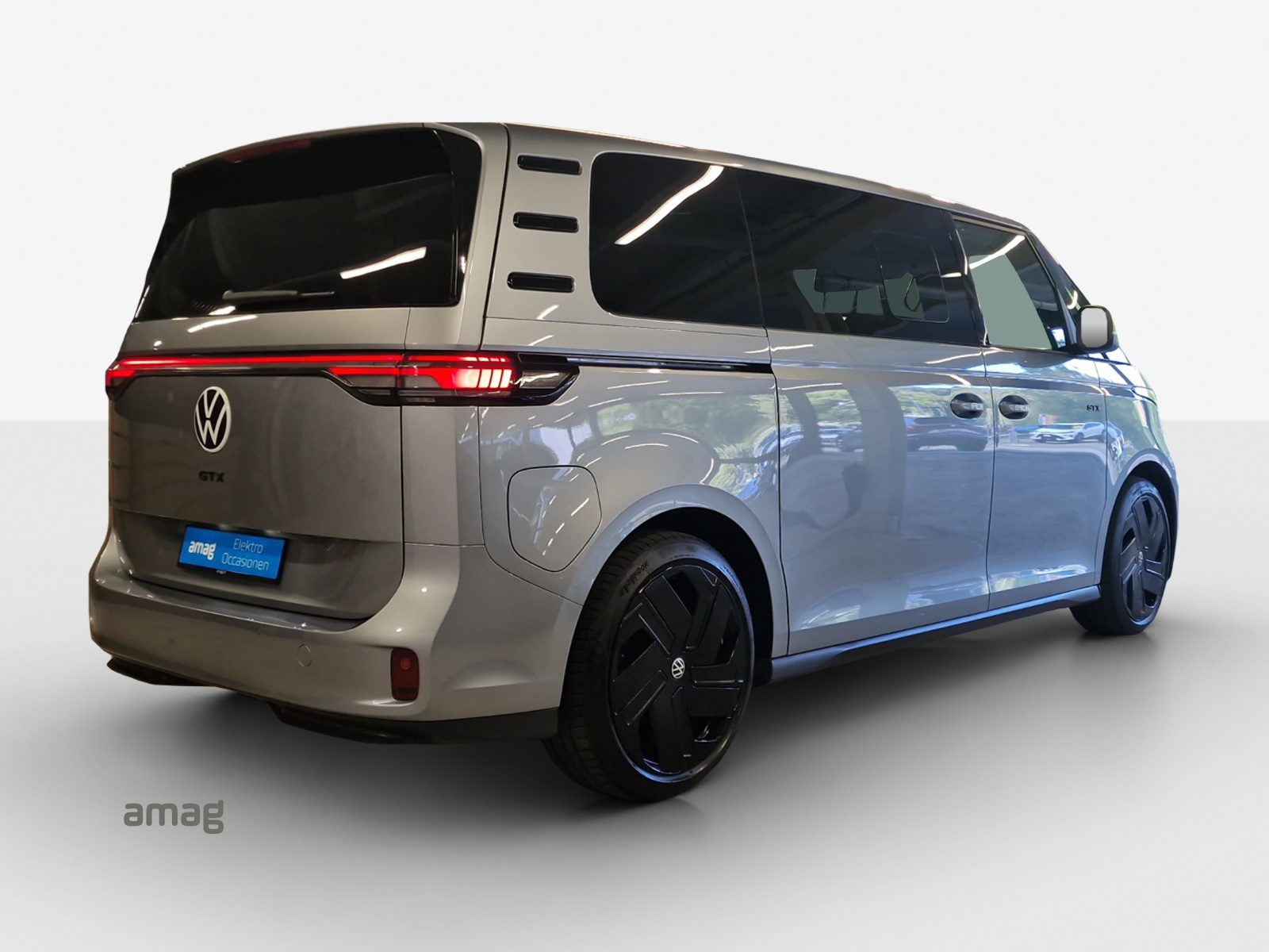 VW ID.Buzz LWB GTX 4 Motion-image-4