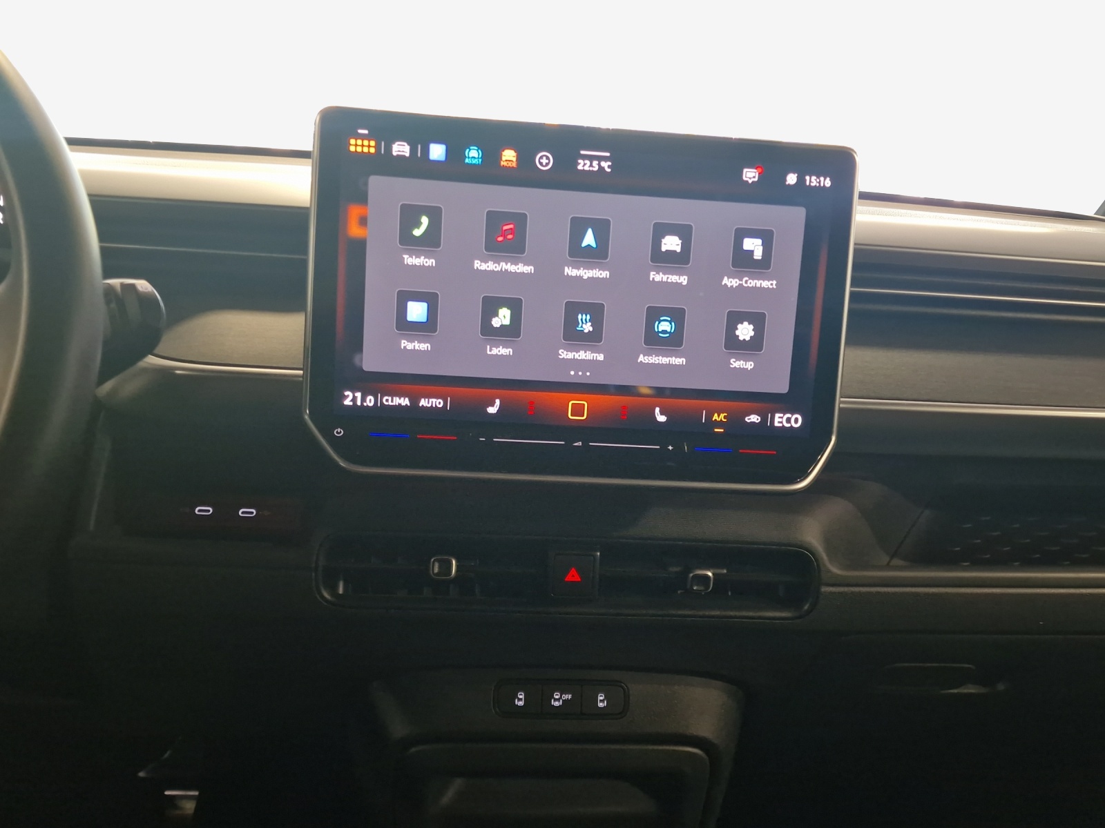 VW ID.Buzz LWB GTX 4 Motion-image-10