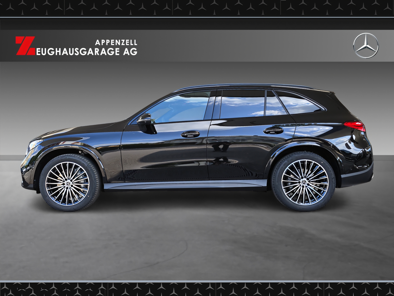 MERCEDES-BENZ GLC 300 4Matic-showroom-element-1