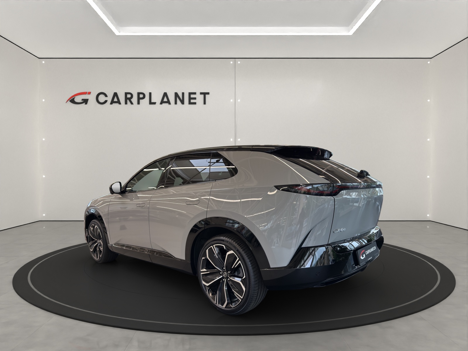 MAZDA CX-6e Takumi-showroom-element-2