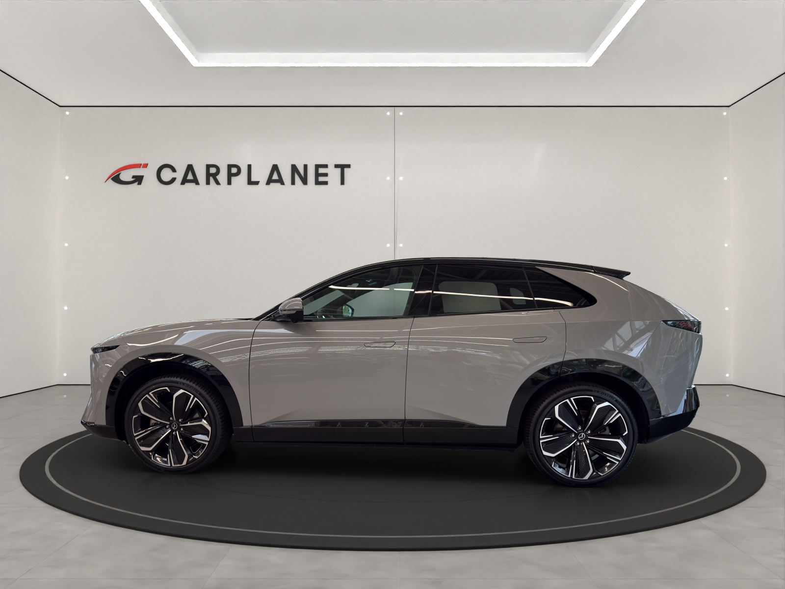 MAZDA CX-6e Takumi-showroom-element-1