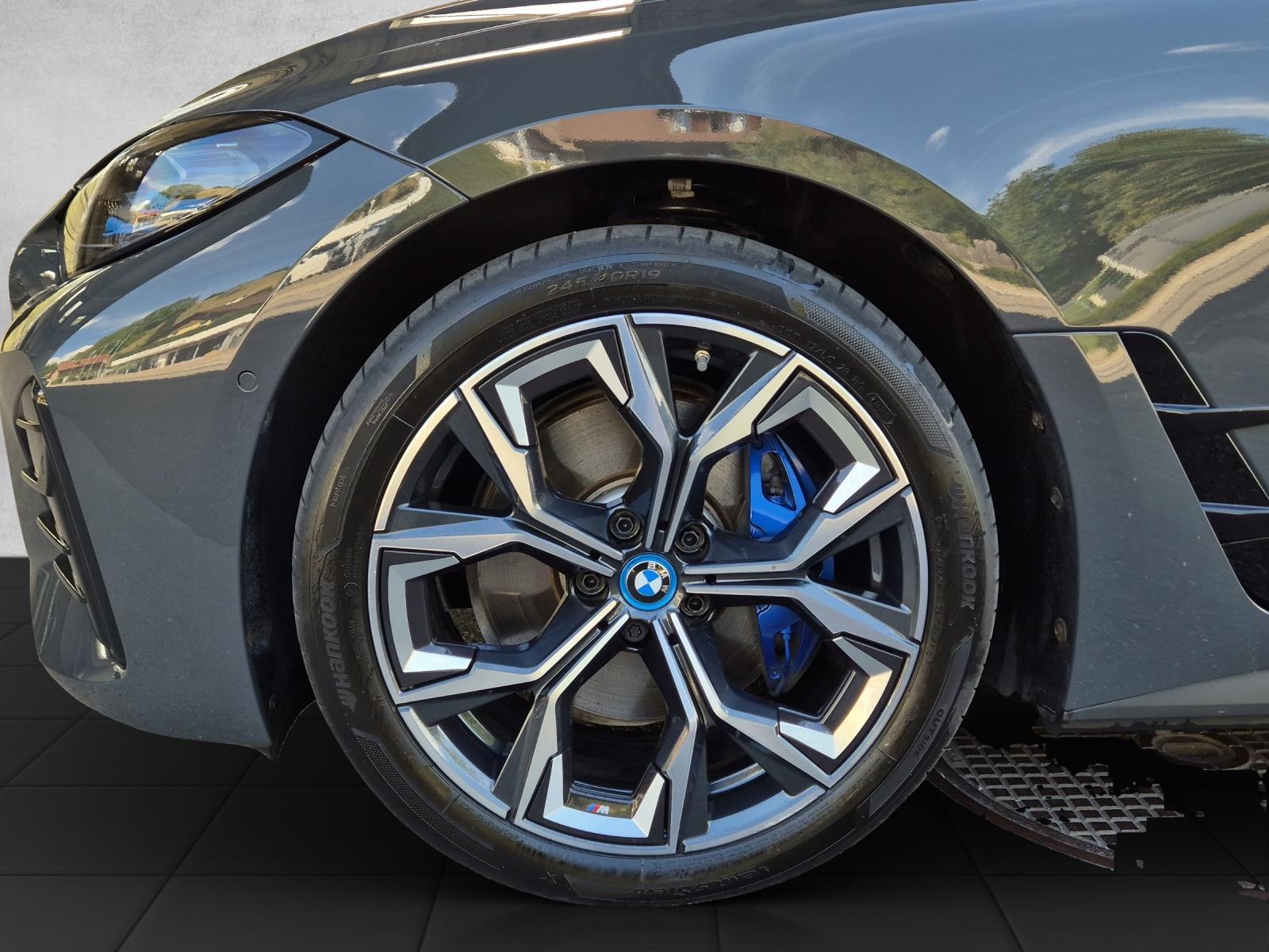 BMW i4 eDrive40-image-8