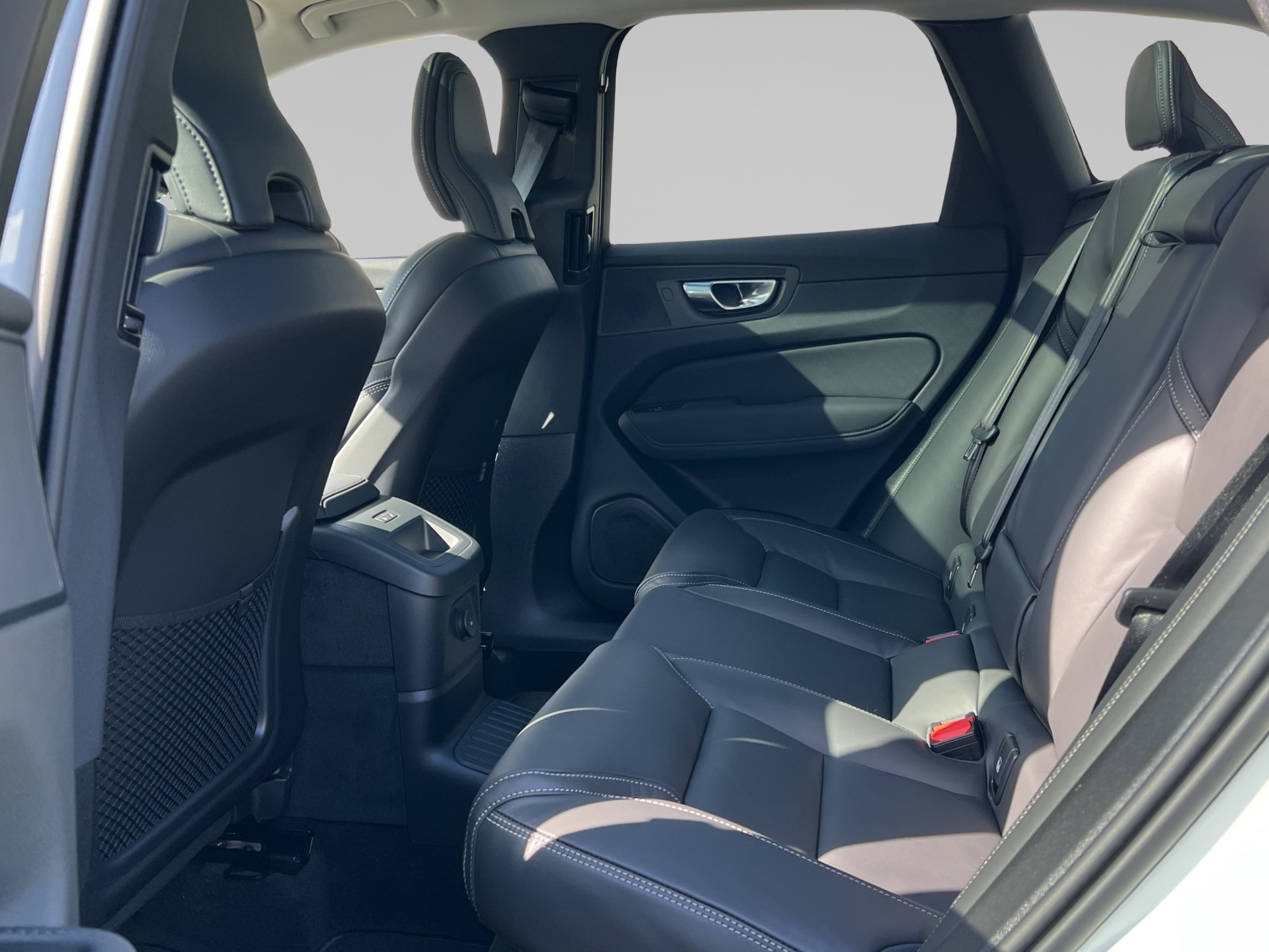 VOLVO XC60 2.0 T8 TE Ultra Dark eAWD-image-12