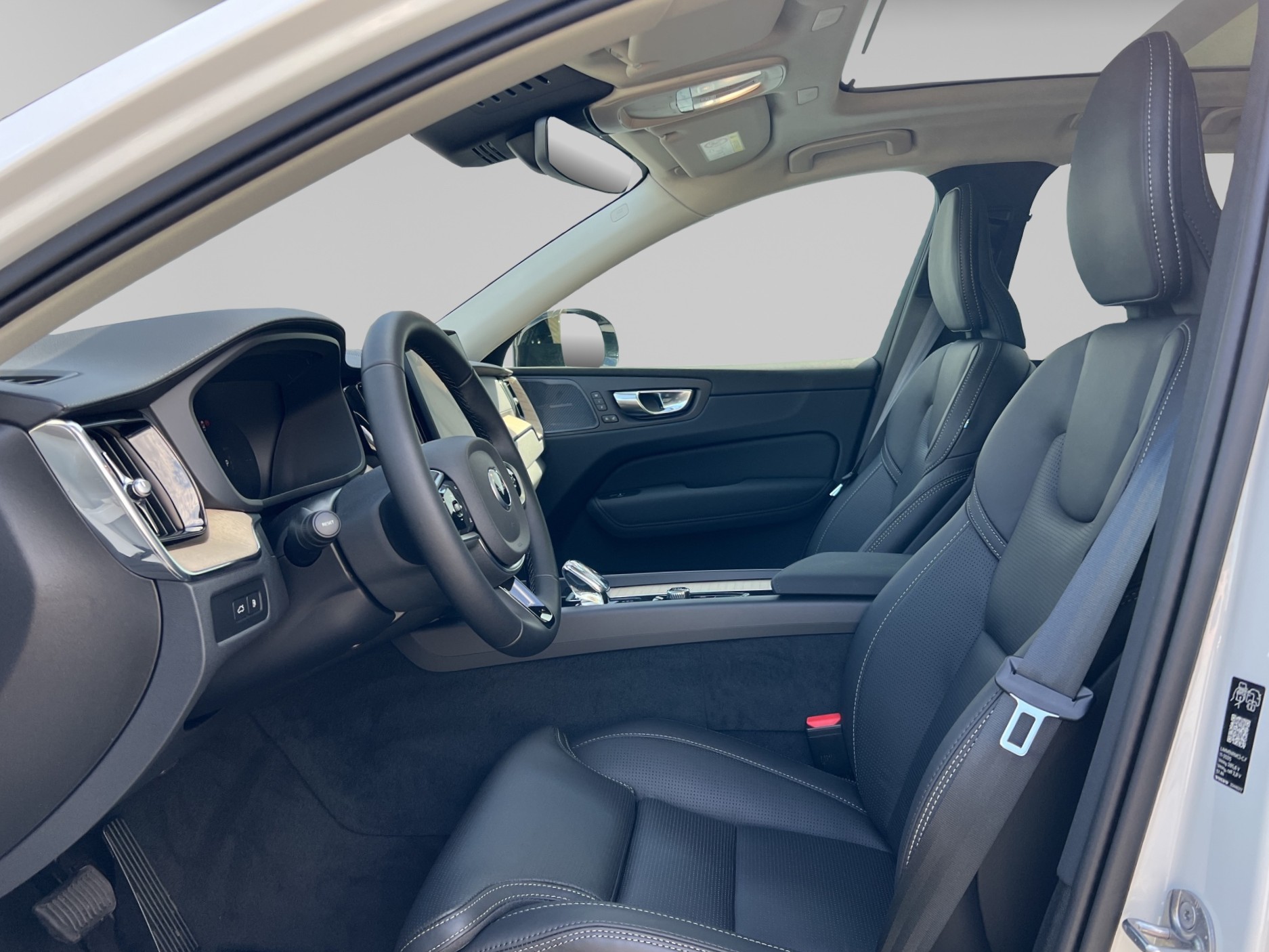 VOLVO XC60 2.0 T8 TE Ultra Dark eAWD-image-9