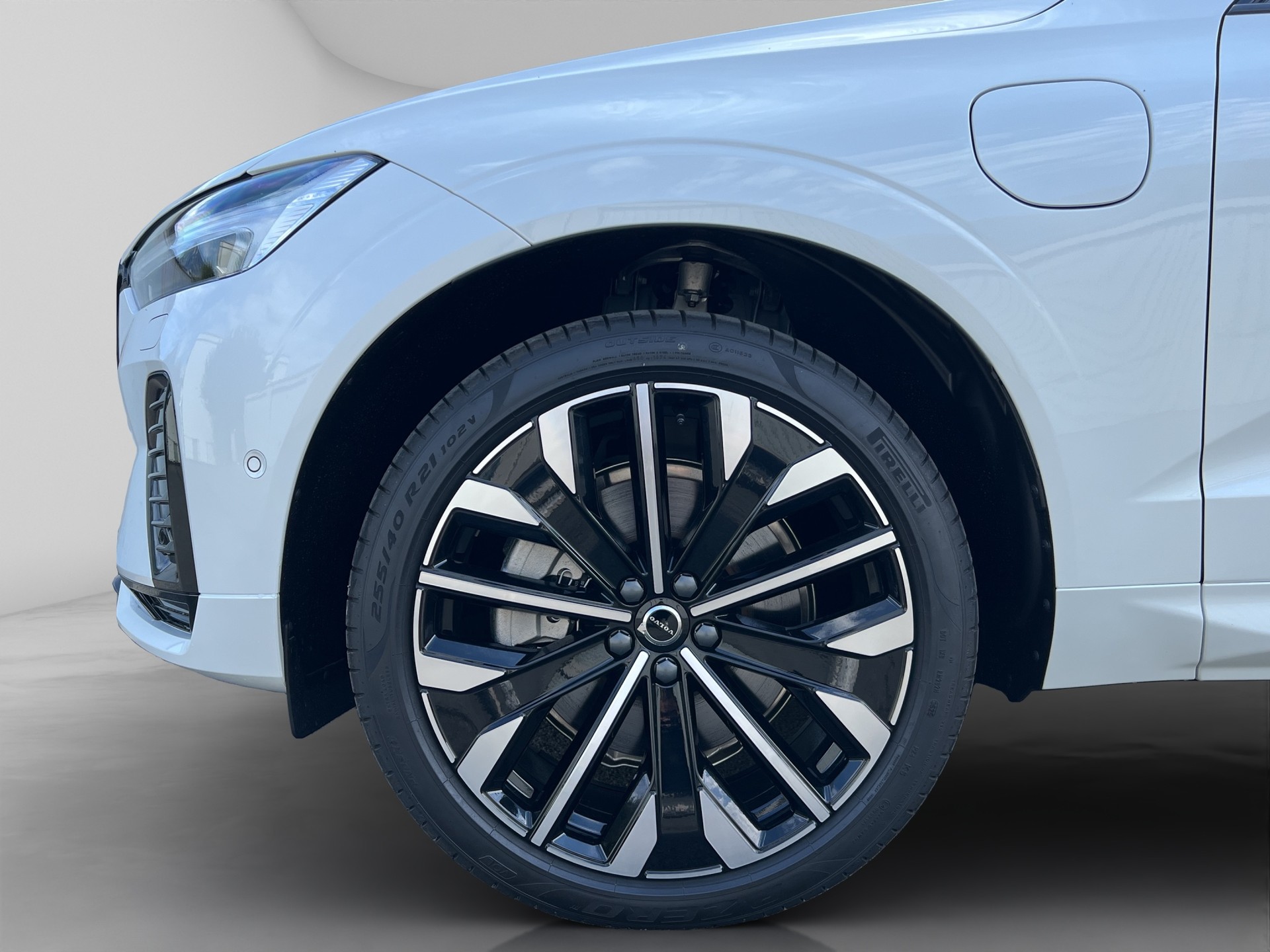 VOLVO XC60 2.0 T8 TE Ultra Dark eAWD-image-8