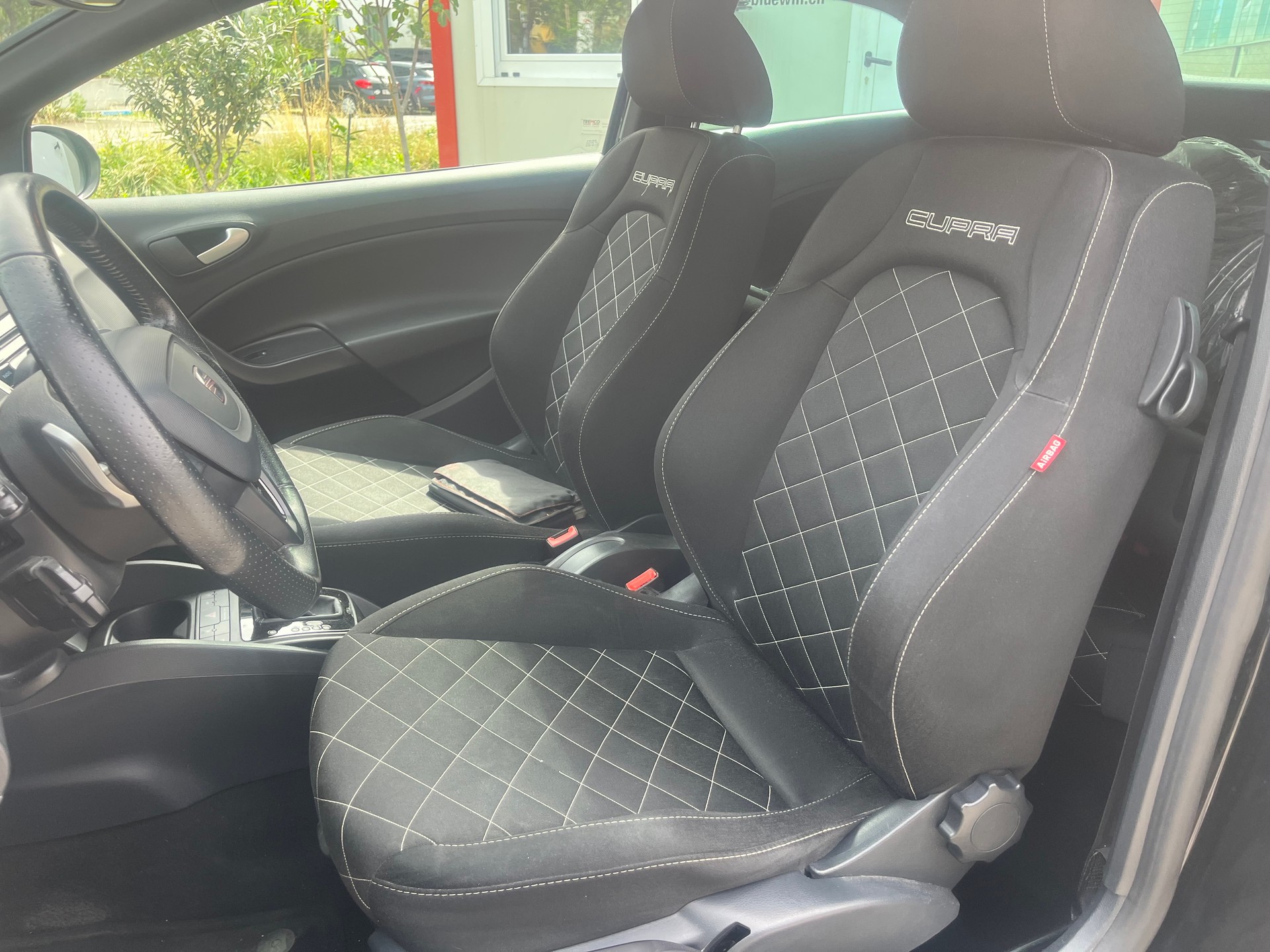 SEAT Ibiza SC 1.4 TSI Cupra DSG-image-9