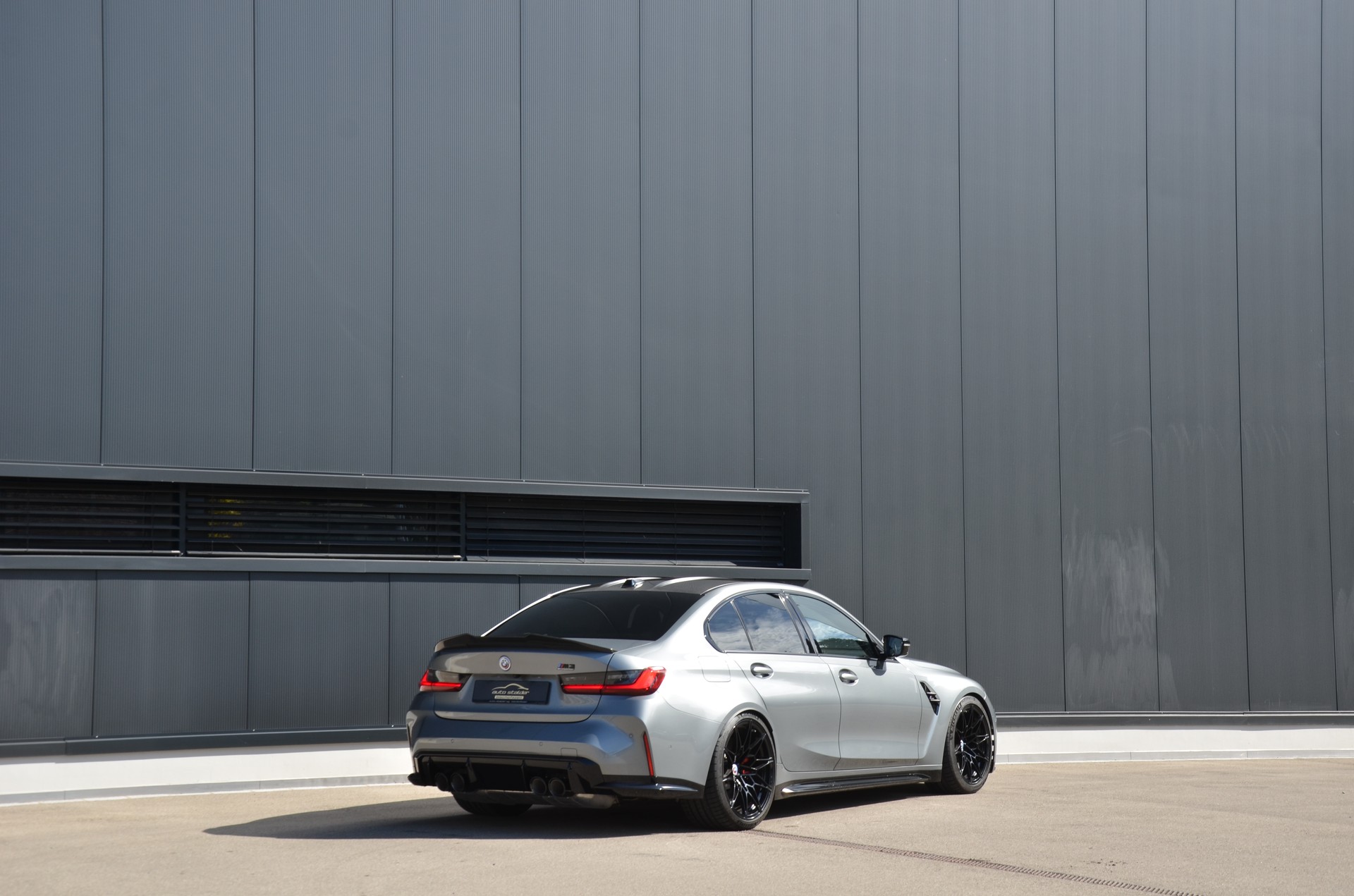 BMW M3 Competition M xDrive-showroom-element-2