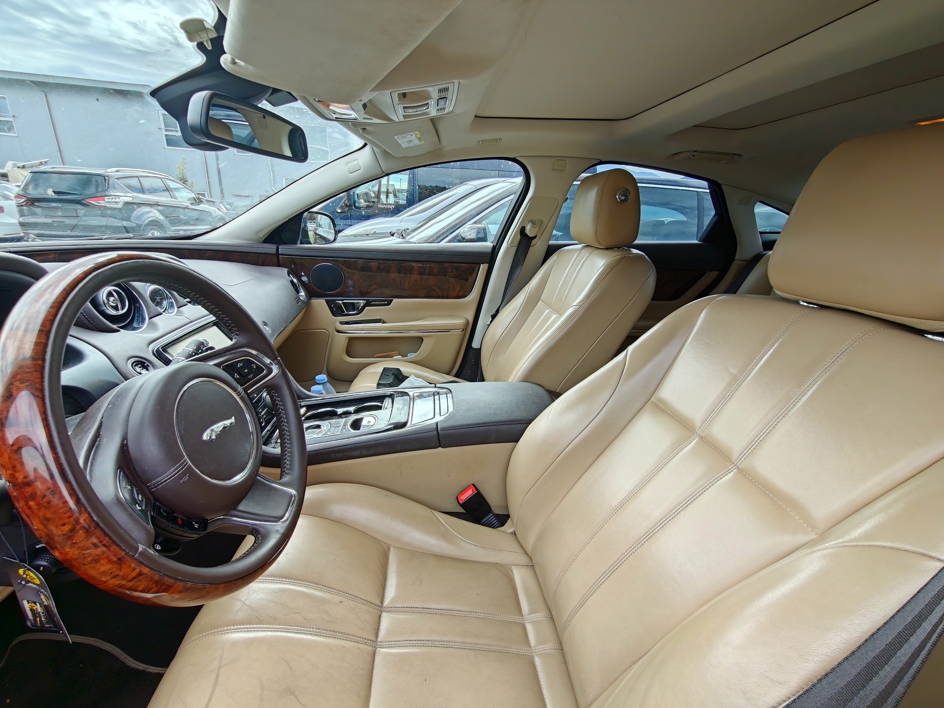 JAGUAR XJ 3.0 V6 S/C Premium Luxury Automatic AWD-image-5