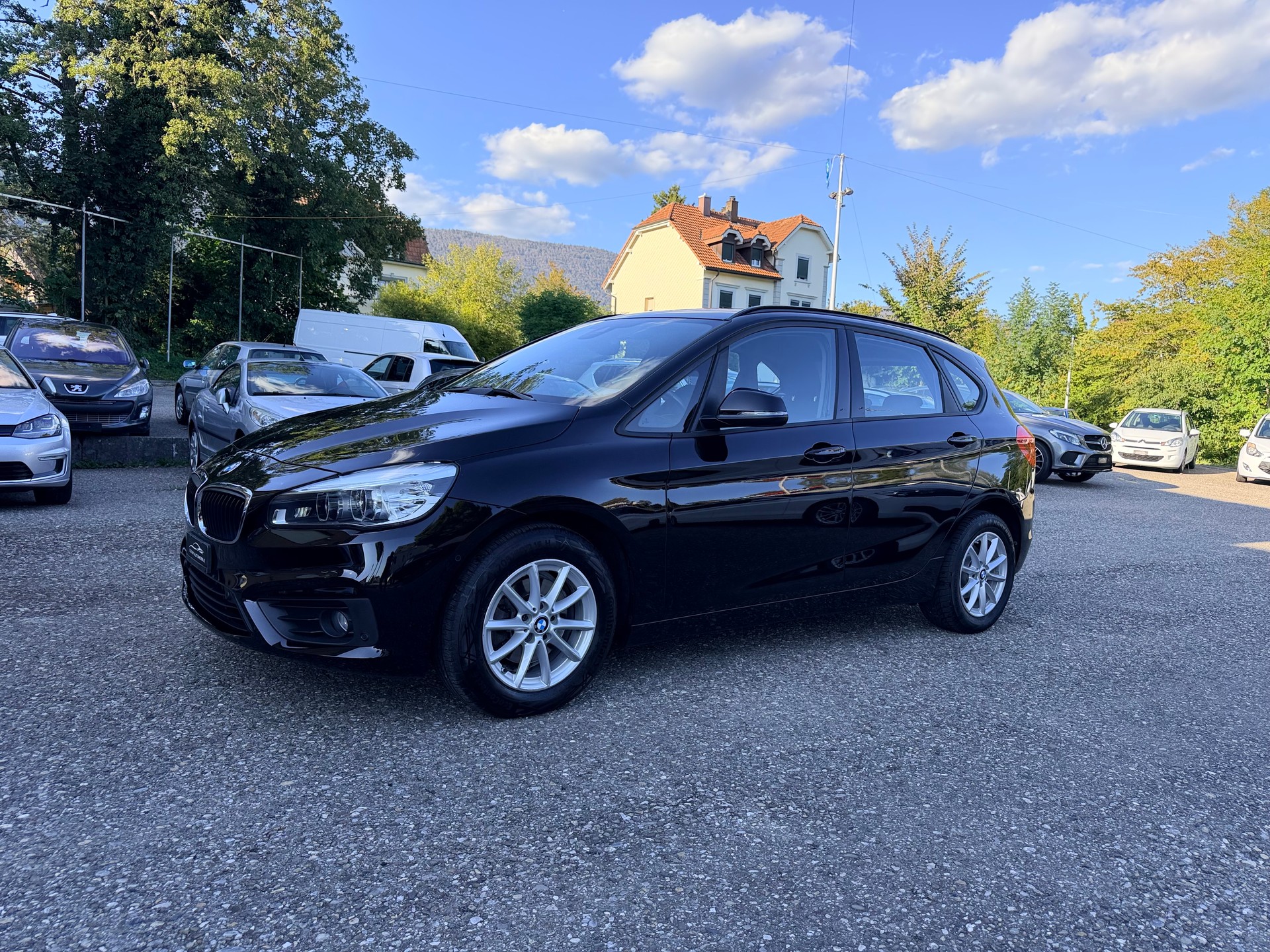 BMW 218d Active Tourer Steptronic-showroom-element-2