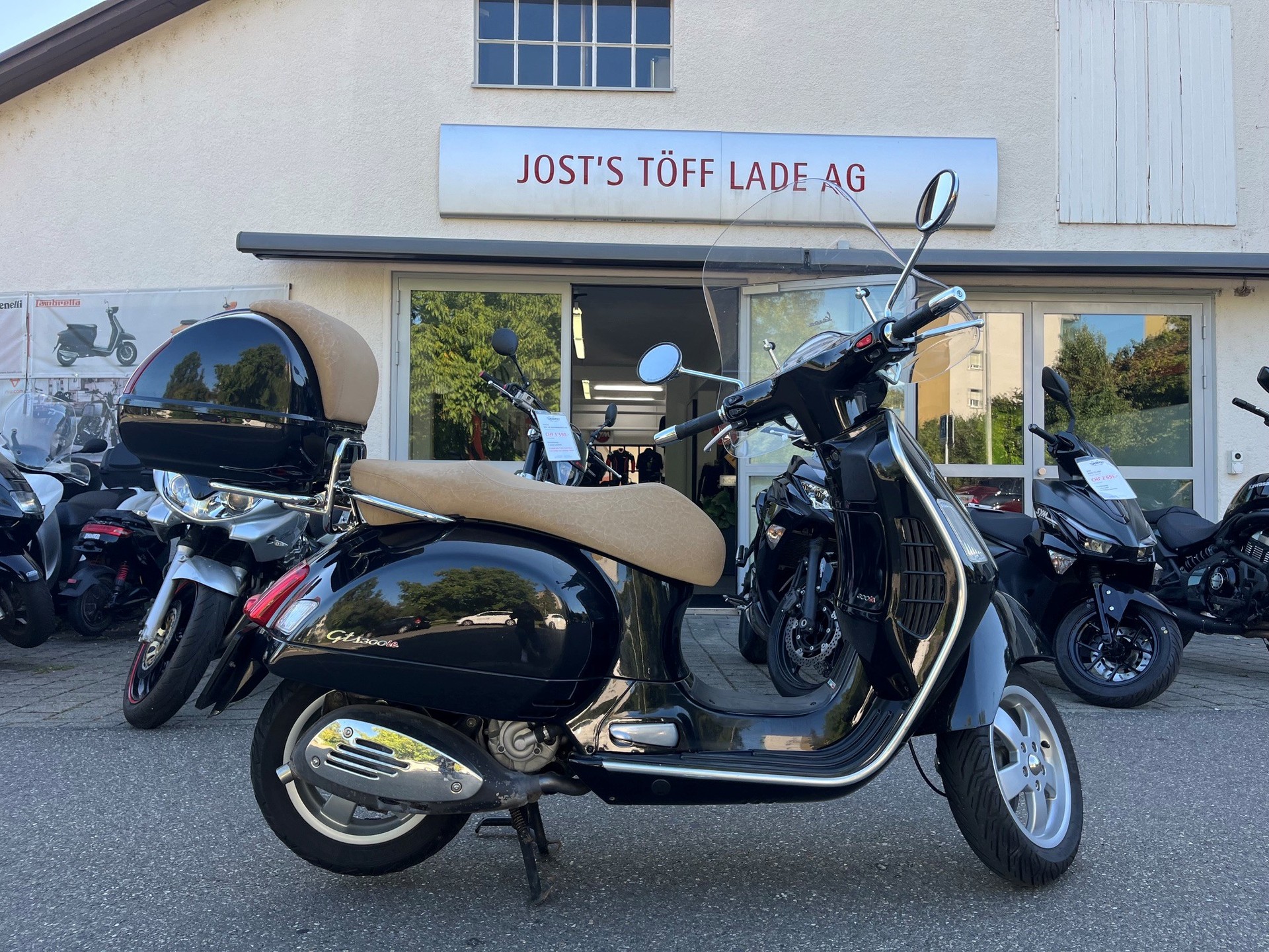 PIAGGIO Vespa GTS Super 300 i.e - GRATIS LIEFERUNG*-image-0