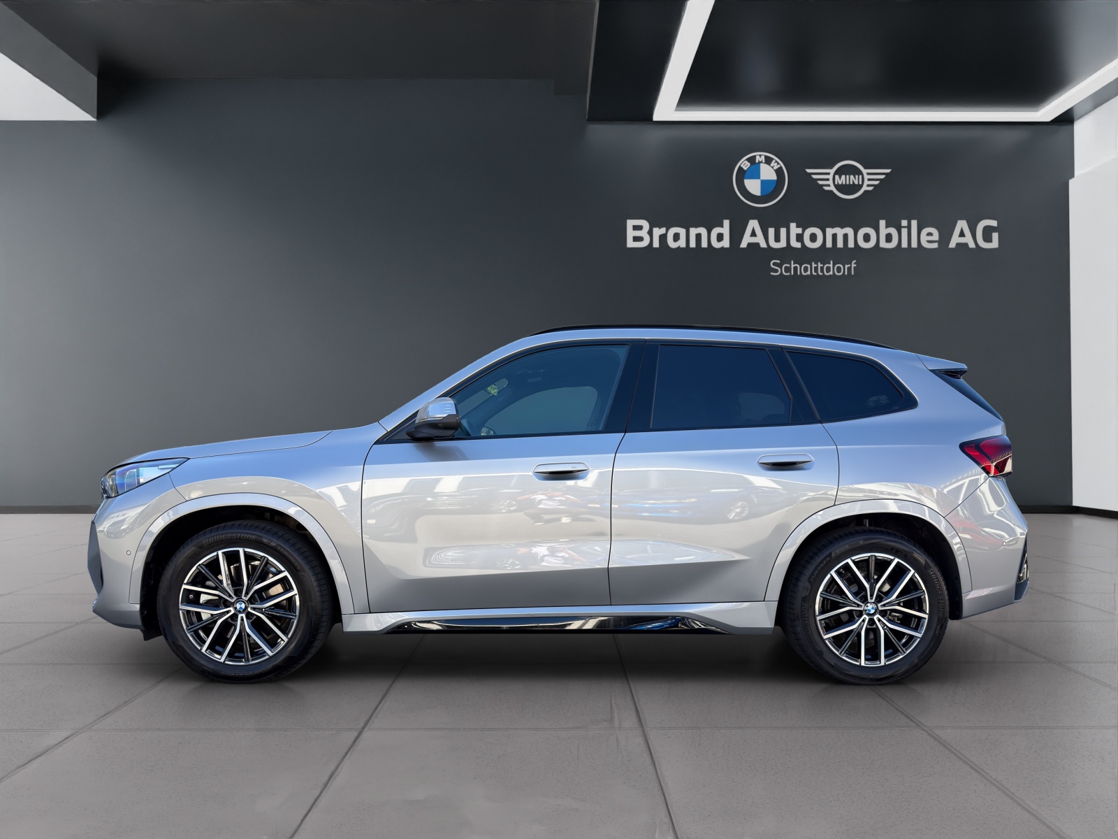 BMW X1 23i xDrive paddles-showroom-element-1