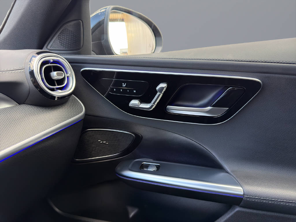 MERCEDES-BENZ C 220 d Swiss Star AMG Line 4matic Kombi-image-13