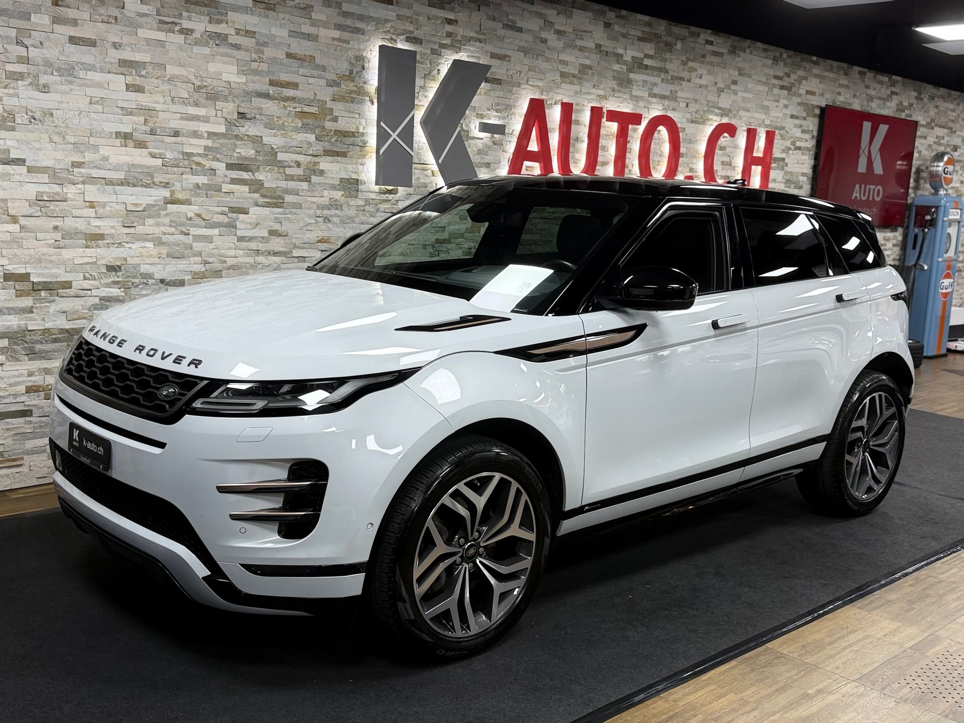 LAND ROVER Range Rover Evoque R-Dyn First Edi P 250 HSE AT9-showroom-element-1