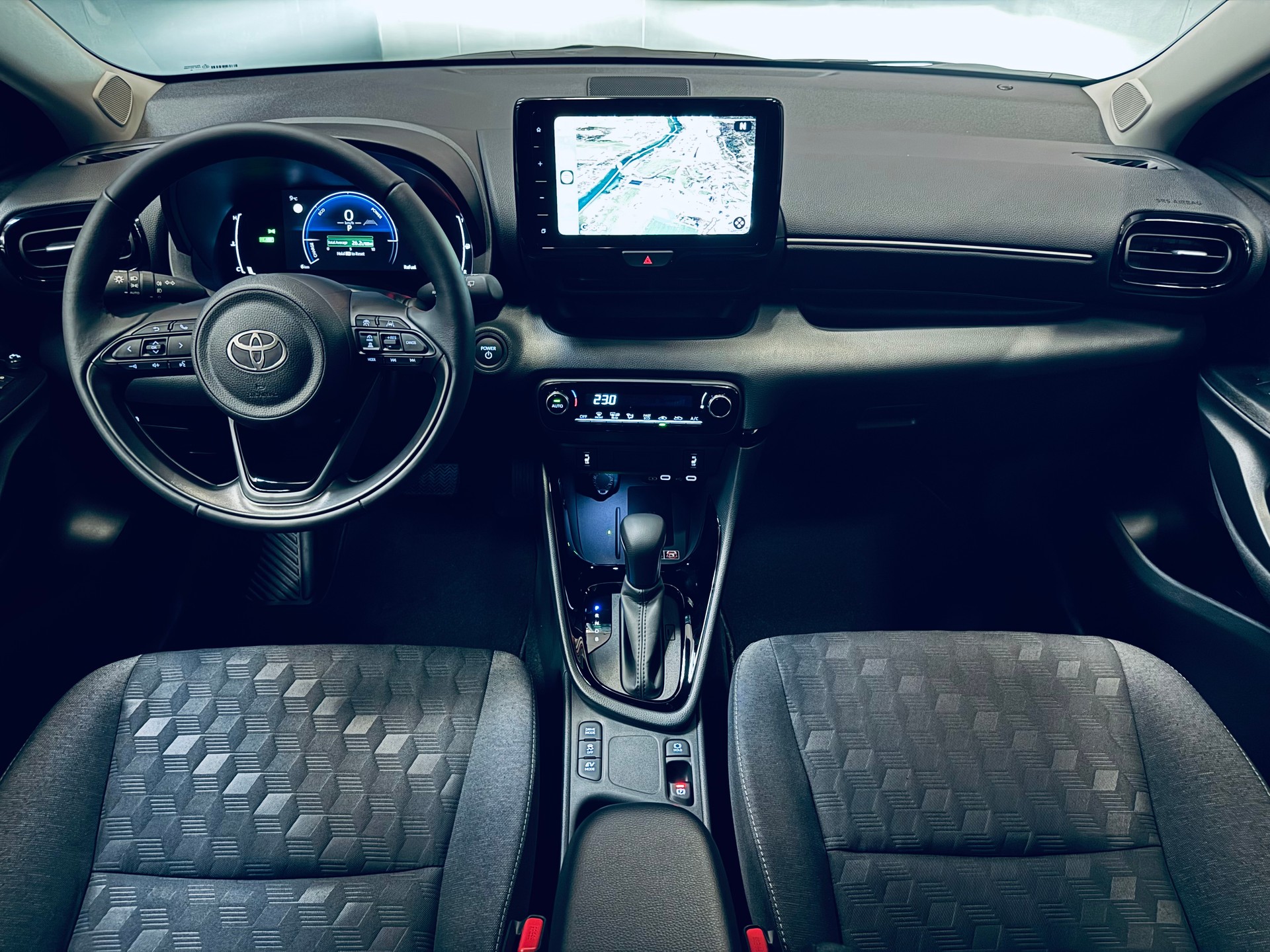TOYOTA Yaris 1.5 Trend e-CVT-image-7
