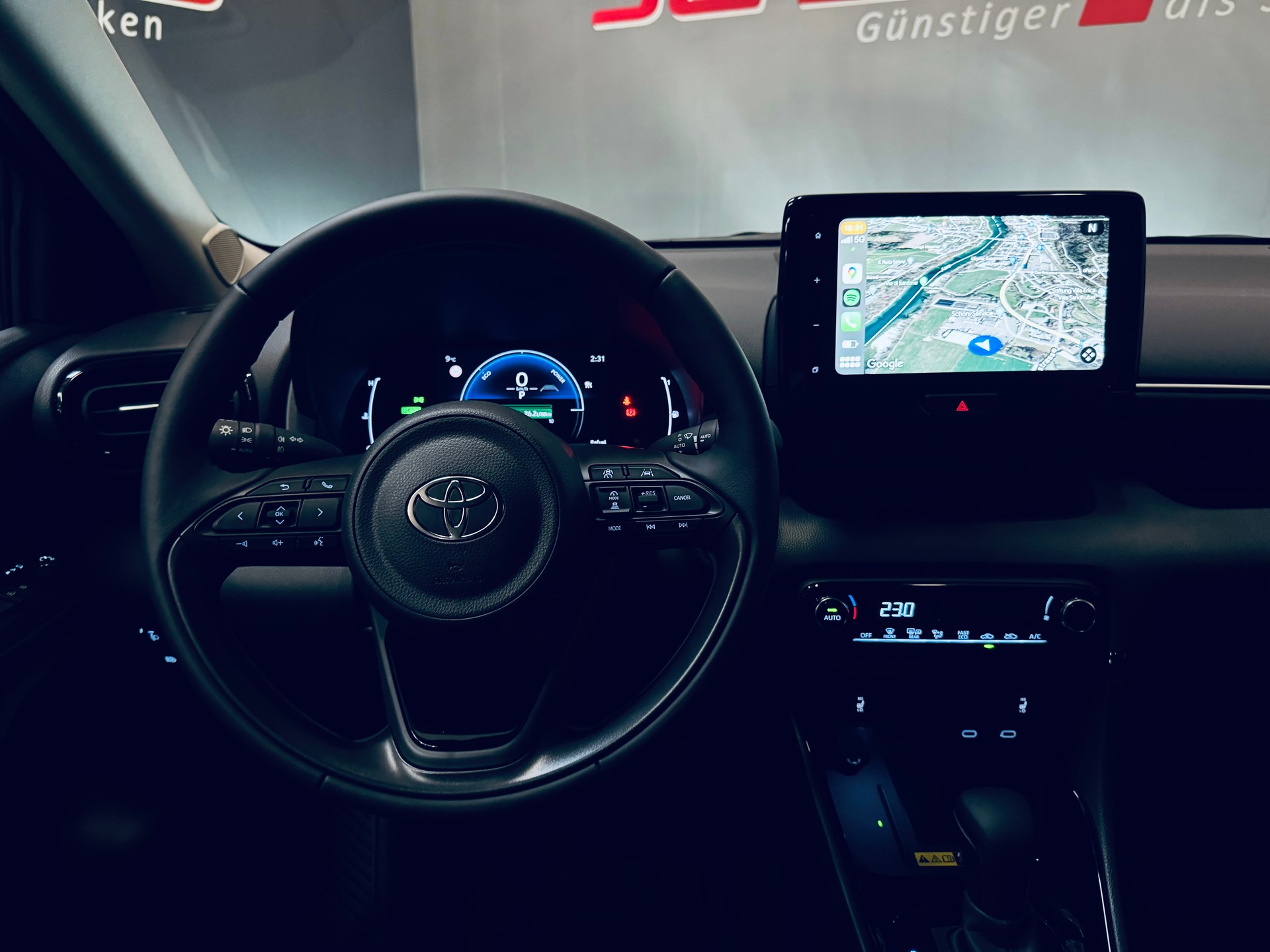 TOYOTA Yaris 1.5 Trend e-CVT-image-8