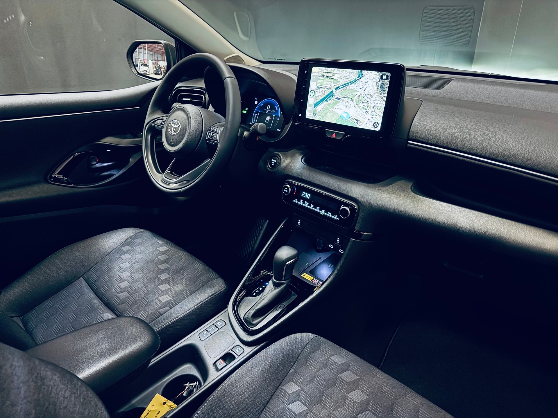 TOYOTA Yaris 1.5 Trend e-CVT-image-9
