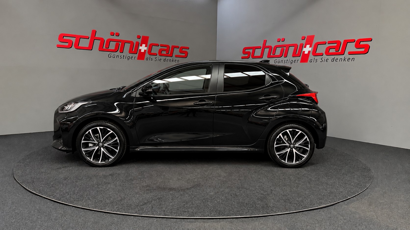 TOYOTA Yaris 1.5 Trend e-CVT-showroom-element-2