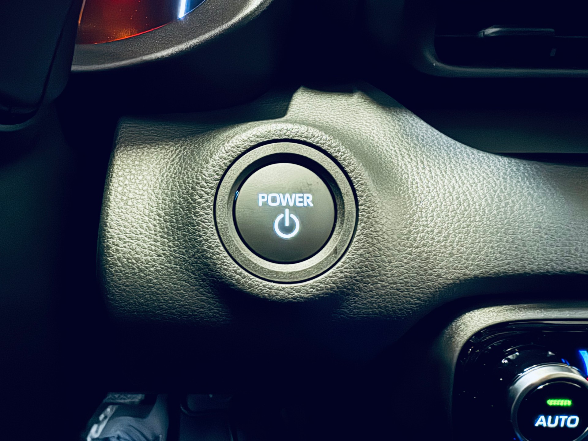 TOYOTA Yaris 1.5 Trend e-CVT-image-17