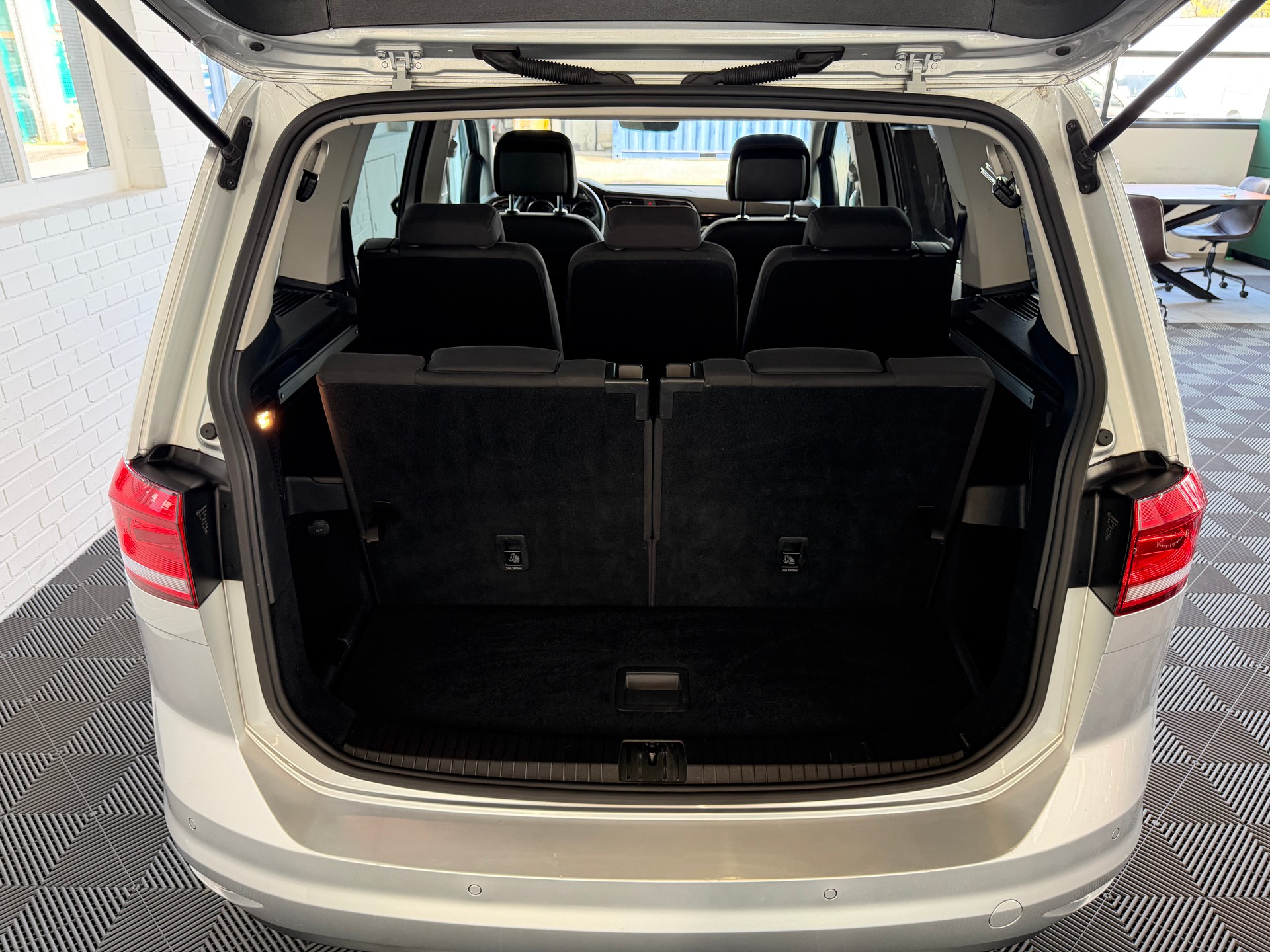 VW Touran 2.0 TDI BlueMotion TechnologyComfortline DSG-image-16