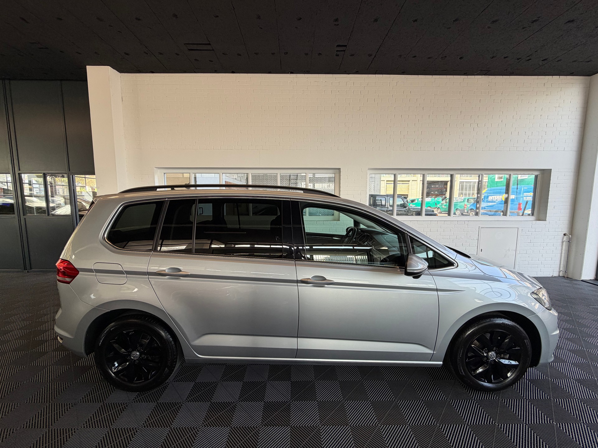 VW Touran 2.0 TDI BlueMotion TechnologyComfortline DSG-showroom-element-1